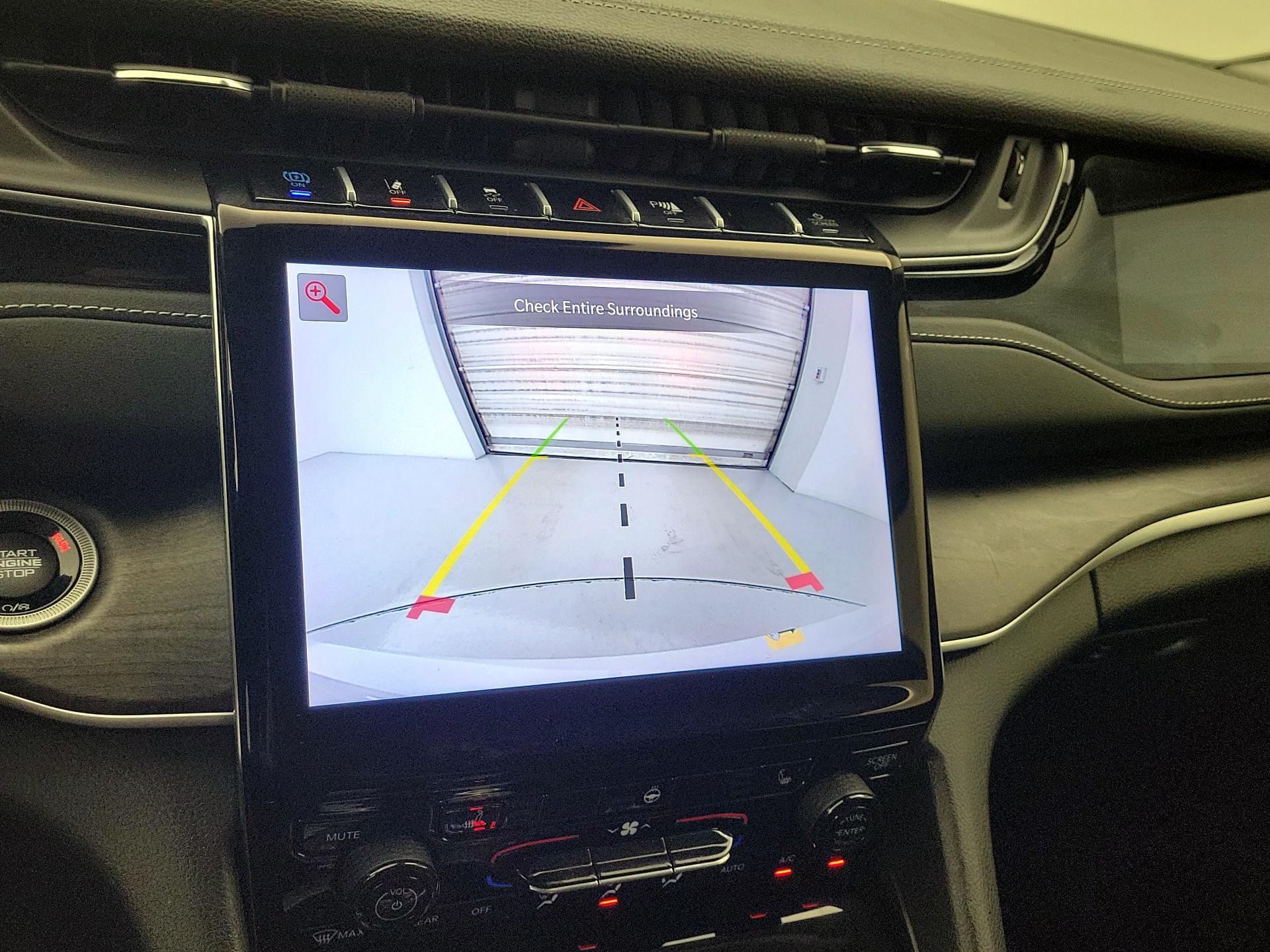 Thumbnail: 2023 Jeep Grand Cherokee - 15