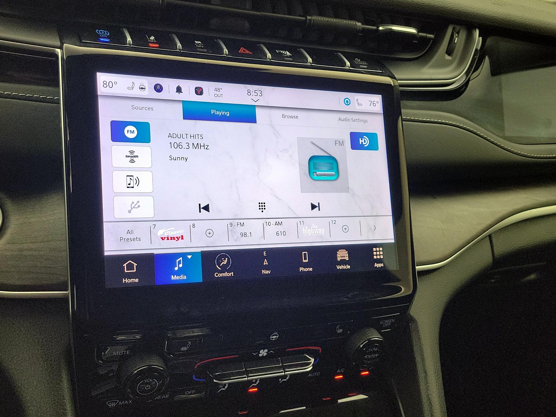 Thumbnail: 2023 Jeep Grand Cherokee - 16