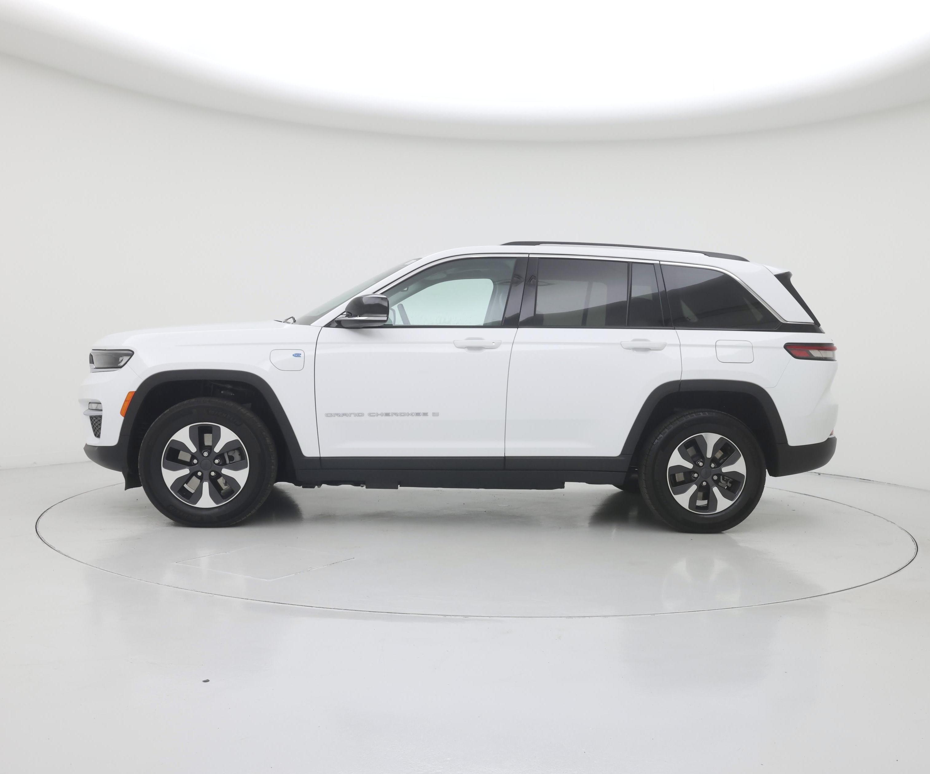 Thumbnail: 2023 Jeep Grand Cherokee - 3