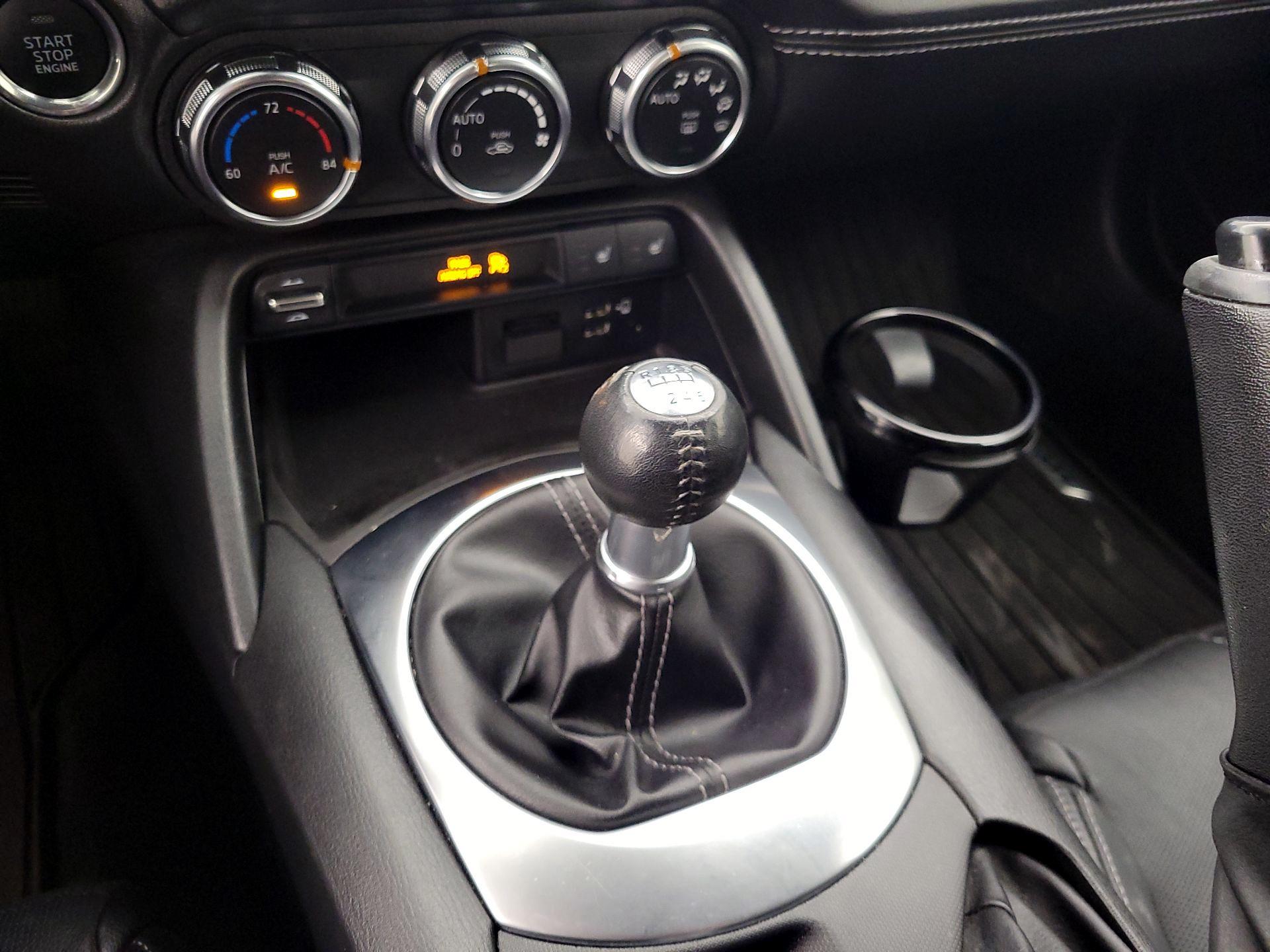 Thumbnail: 2021 Mazda MX-5 Miata - 18