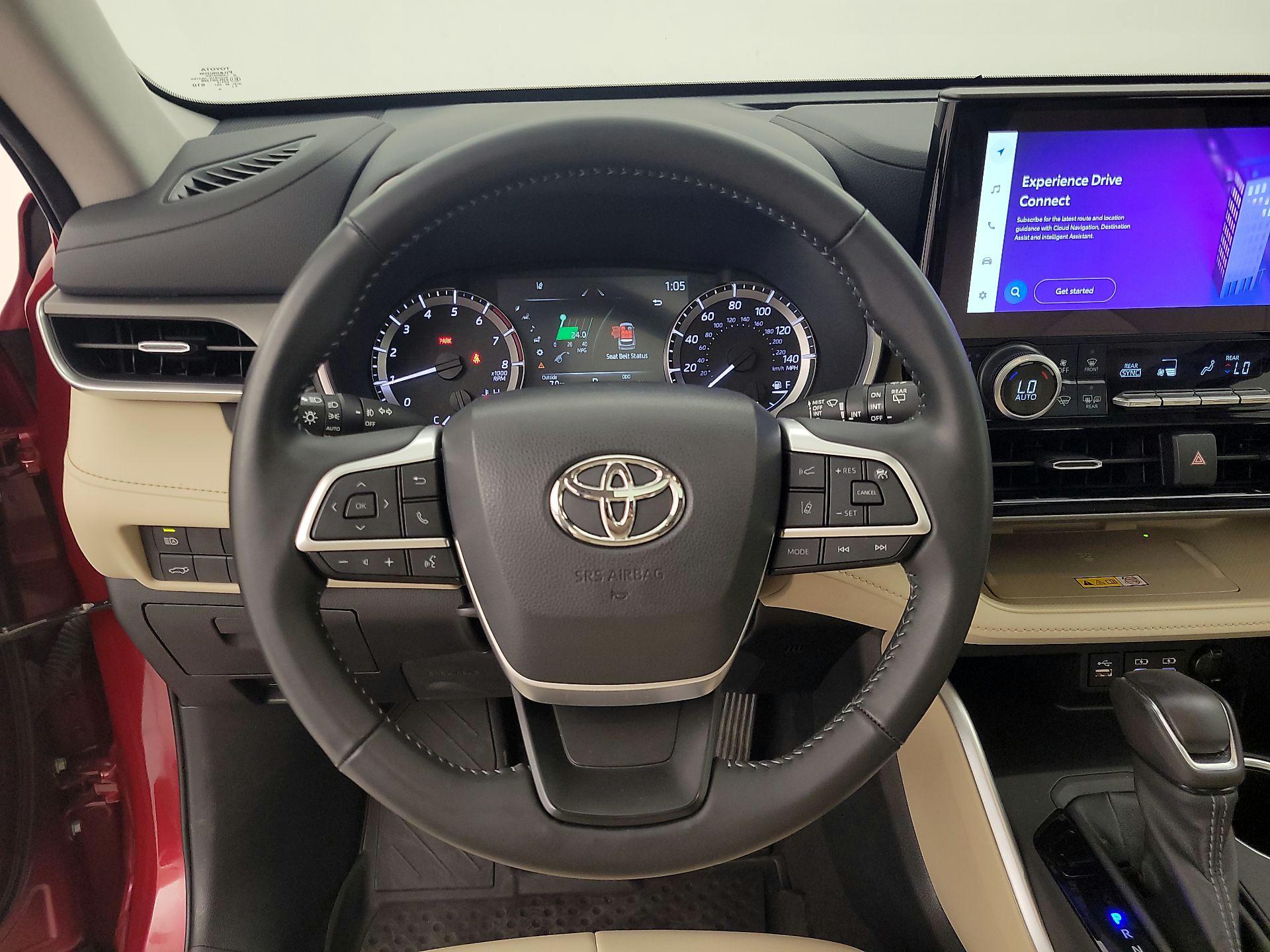 Thumbnail: 2023 Toyota Highlander - 10