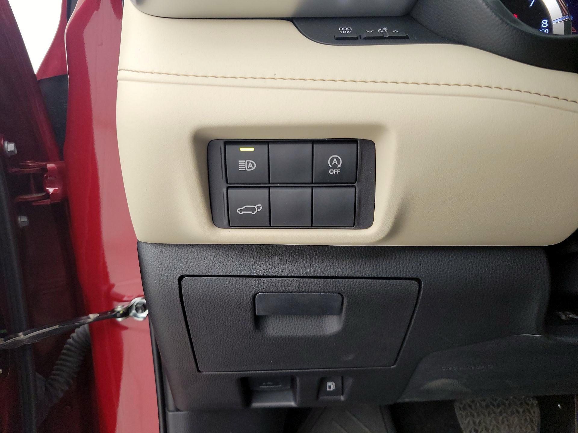 Thumbnail: 2023 Toyota Highlander - 13