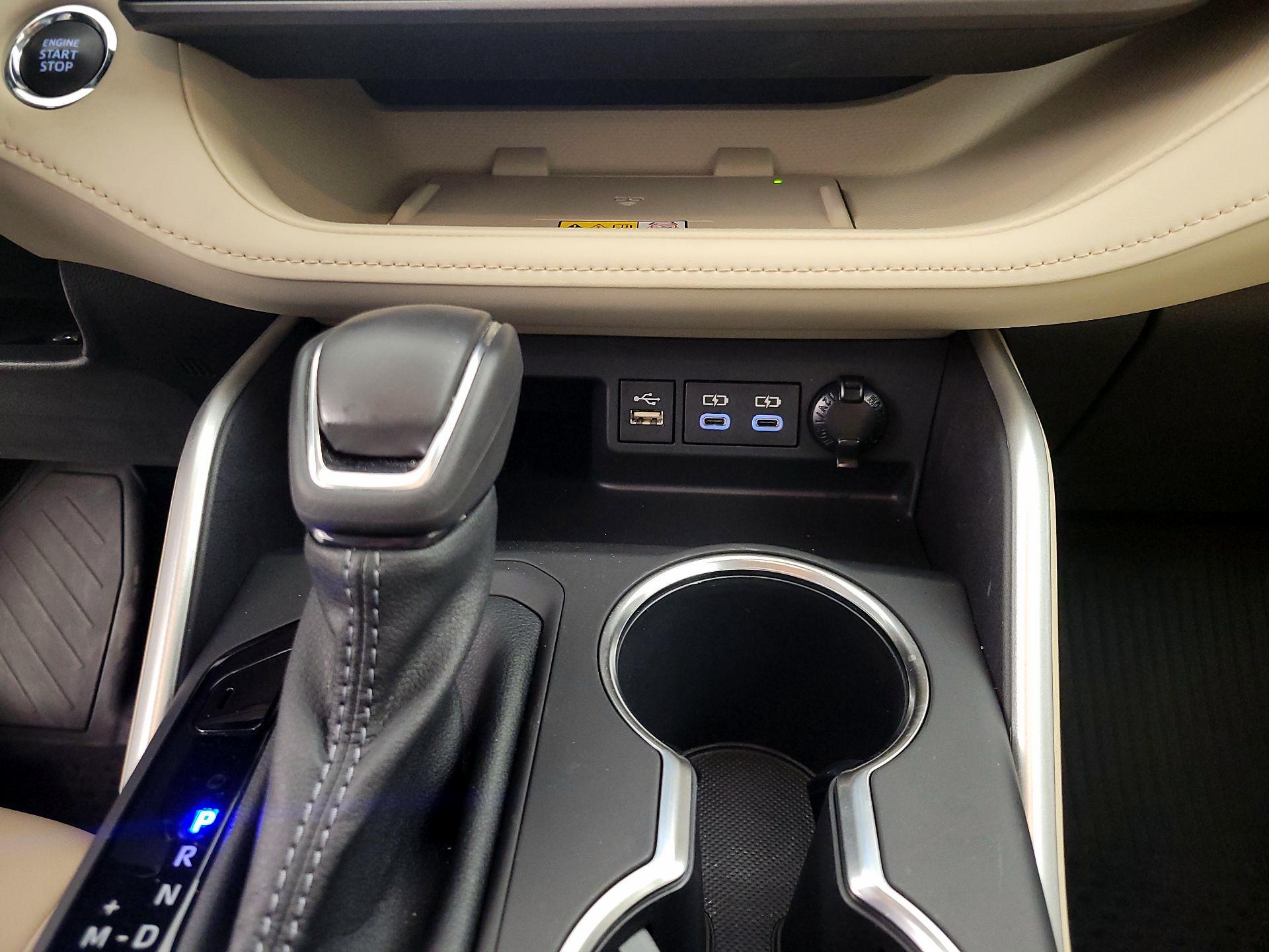 Thumbnail: 2023 Toyota Highlander - 18