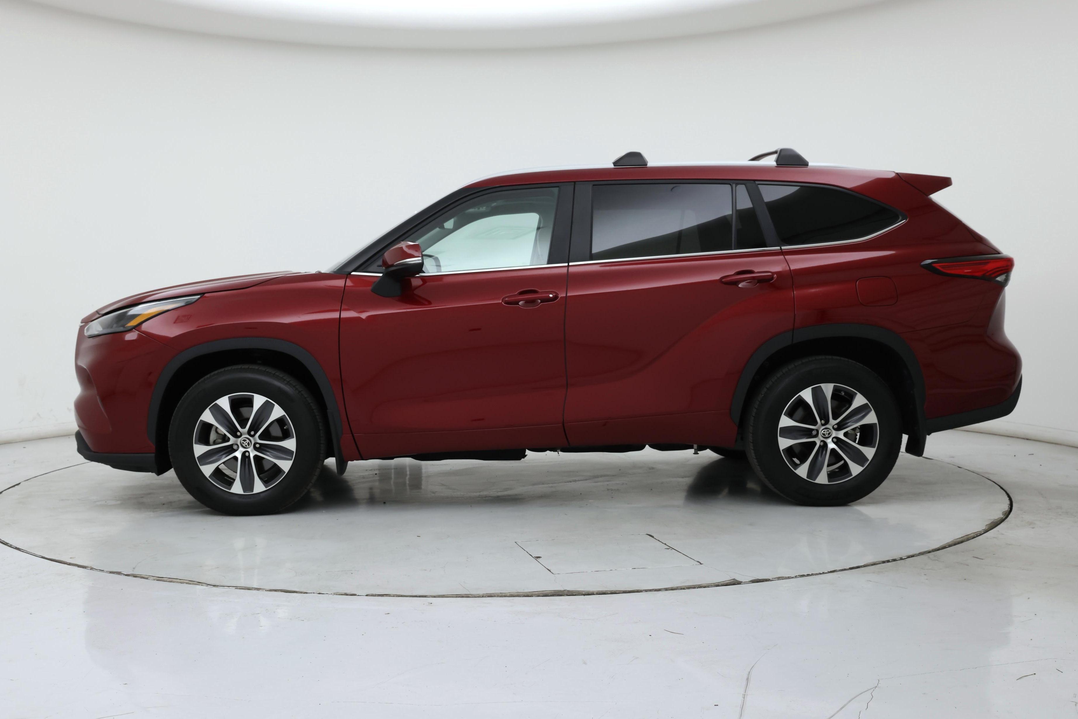Thumbnail: 2023 Toyota Highlander - 3
