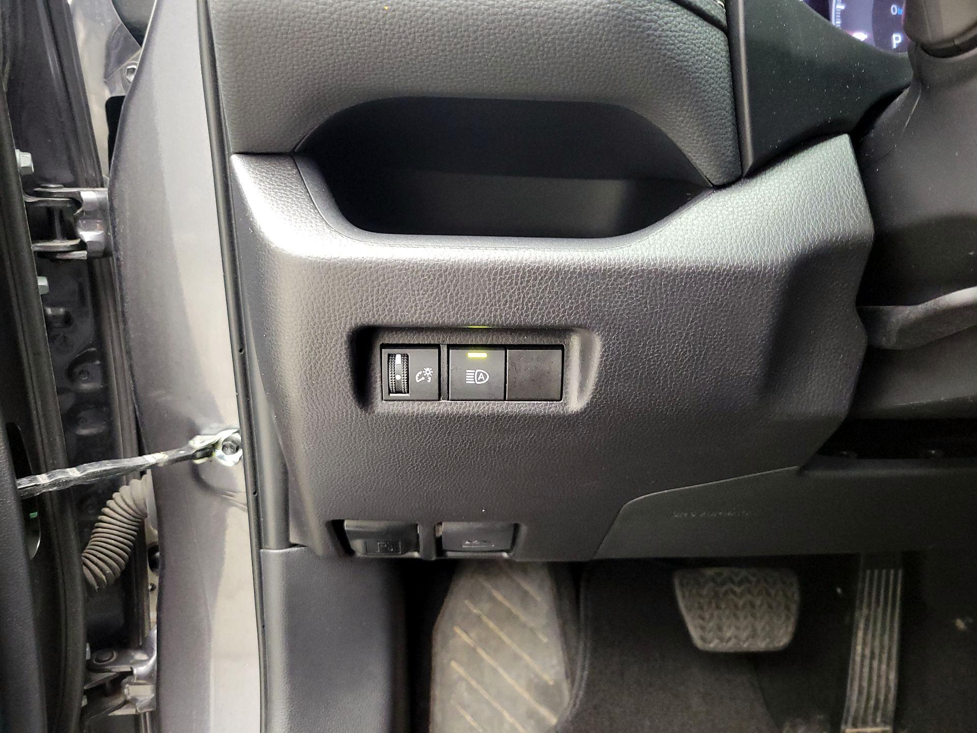 Thumbnail: 2025 Toyota RAV4 - 13