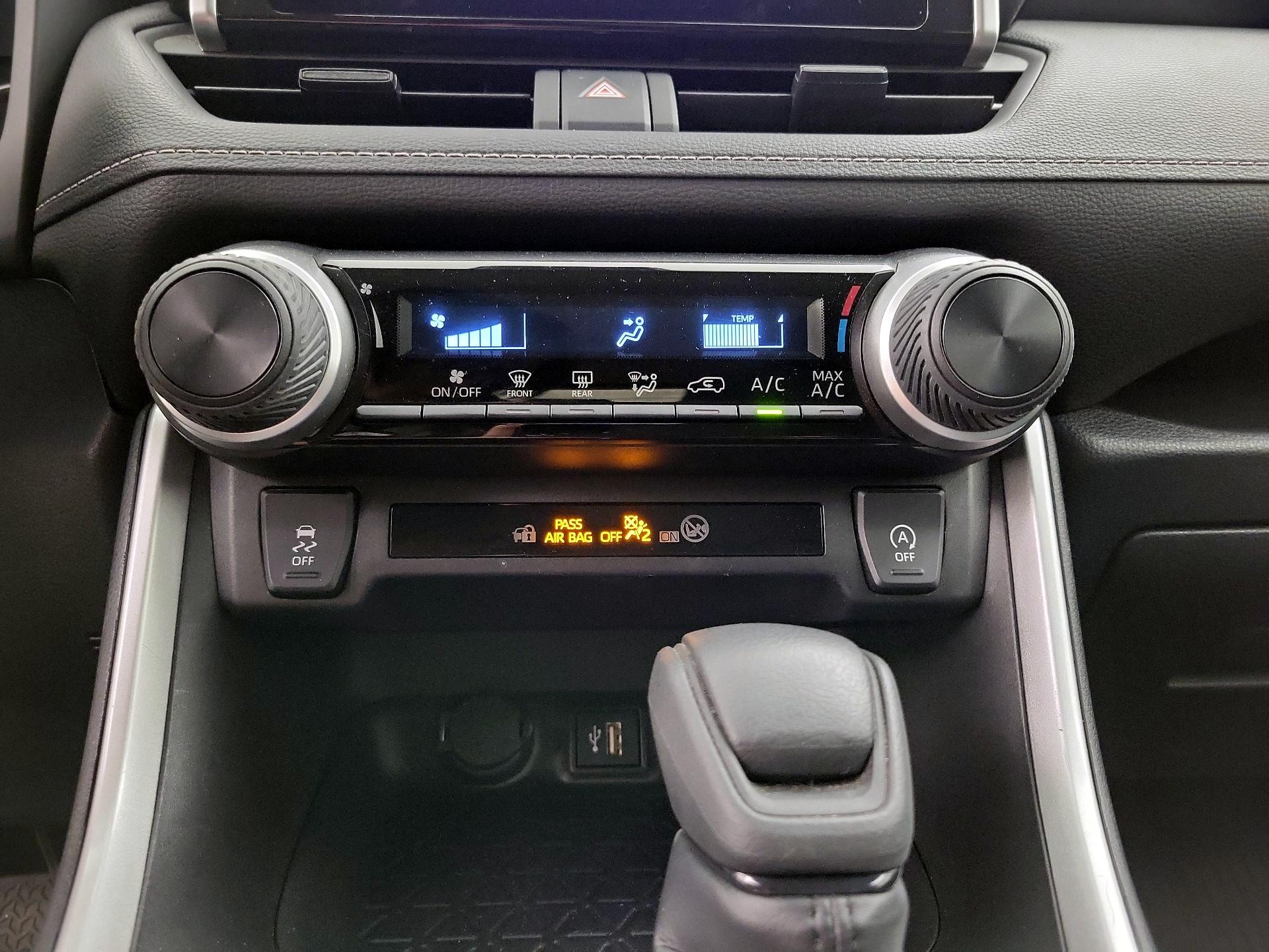 Thumbnail: 2025 Toyota RAV4 - 16