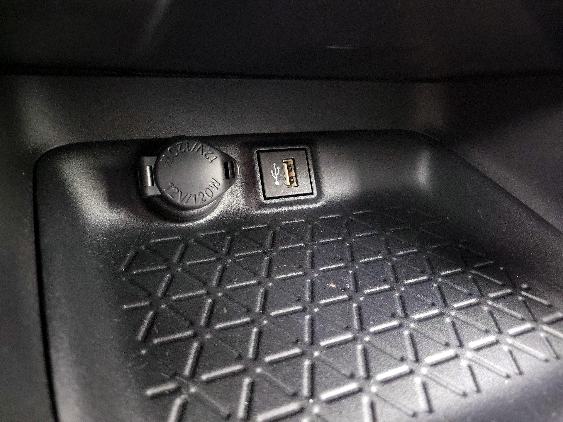 Thumbnail: 2025 Toyota RAV4 - 18