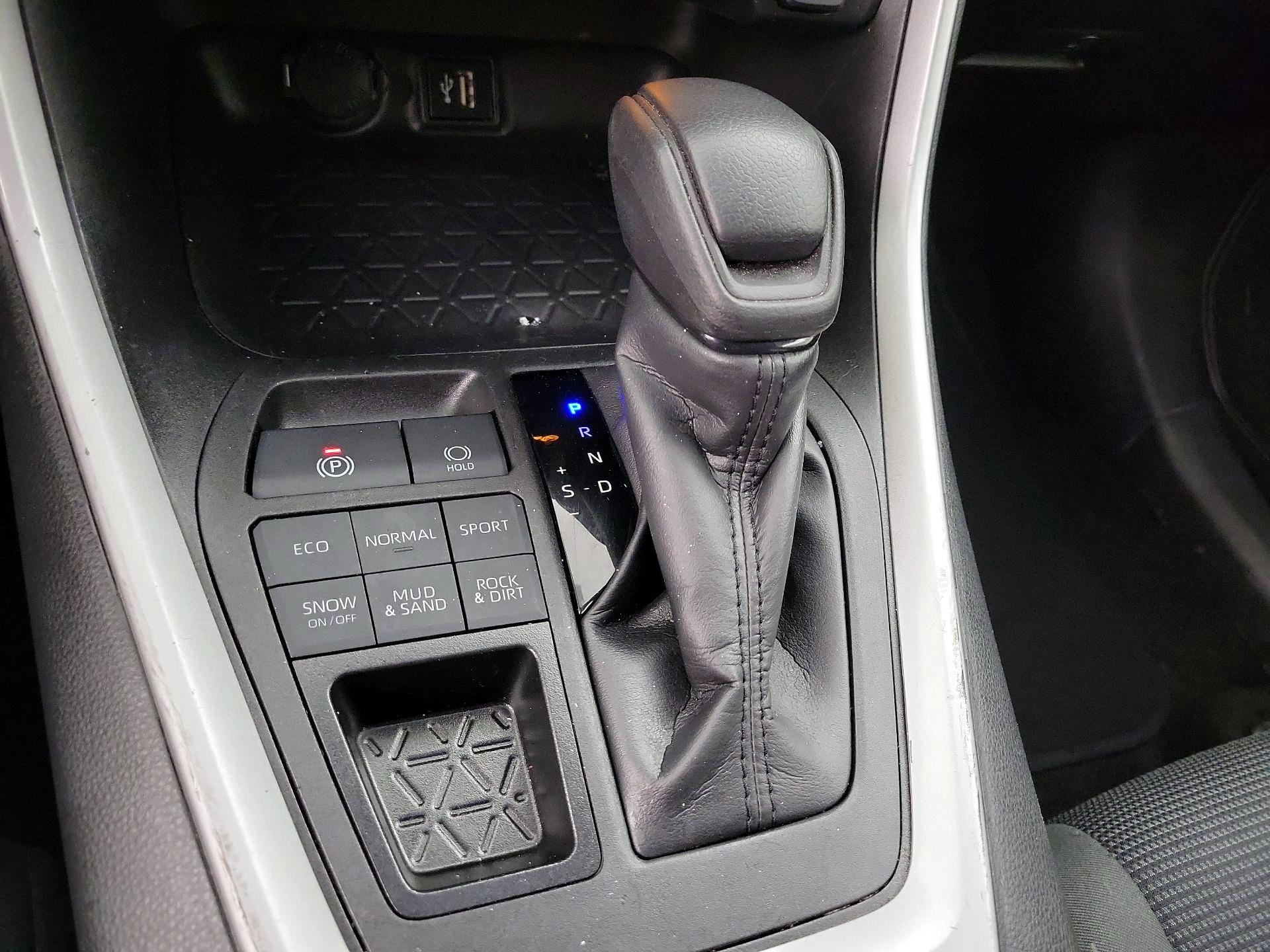 Thumbnail: 2024 Toyota RAV4 - 15