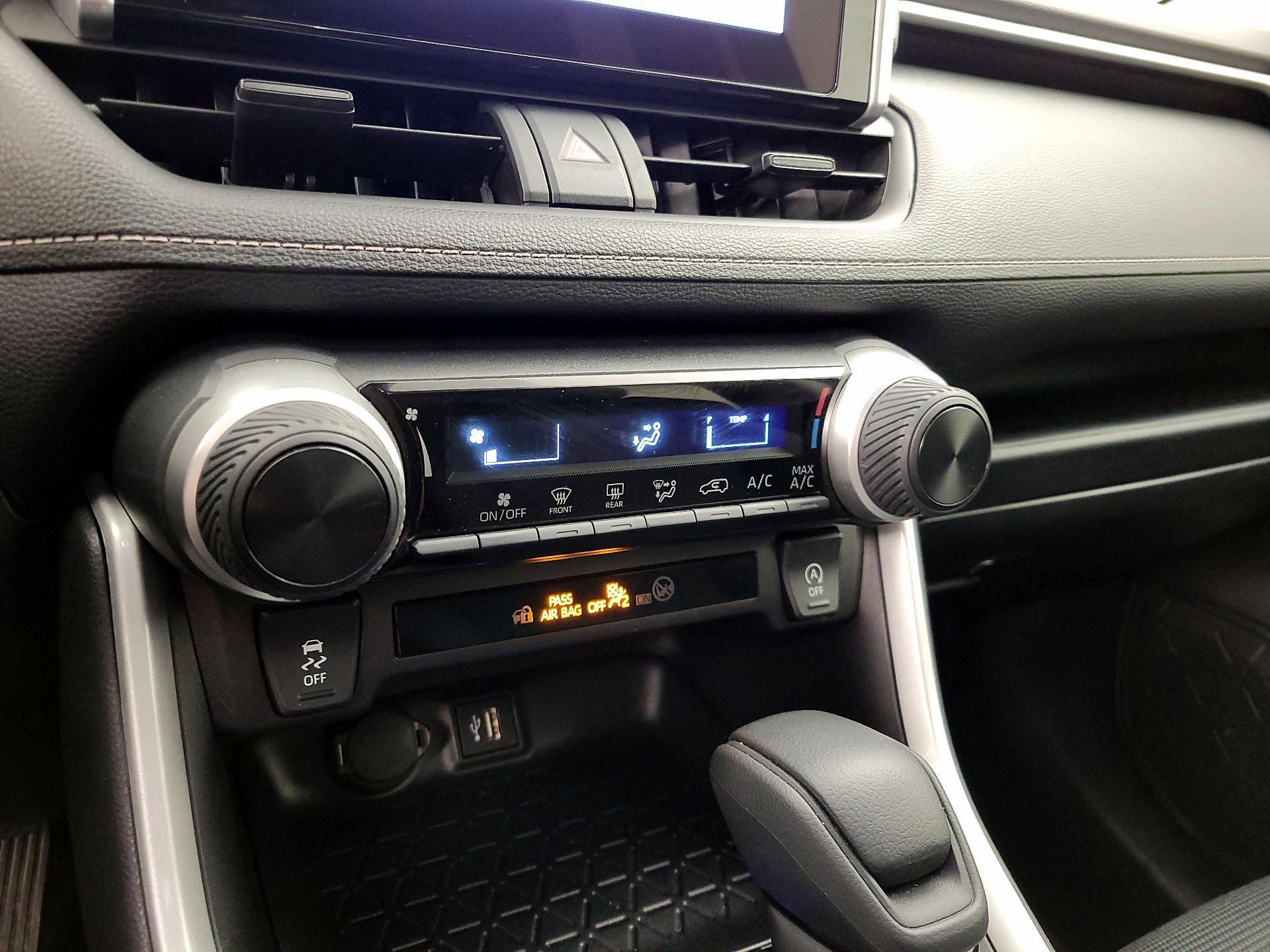 Thumbnail: 2025 Toyota RAV4 - 16