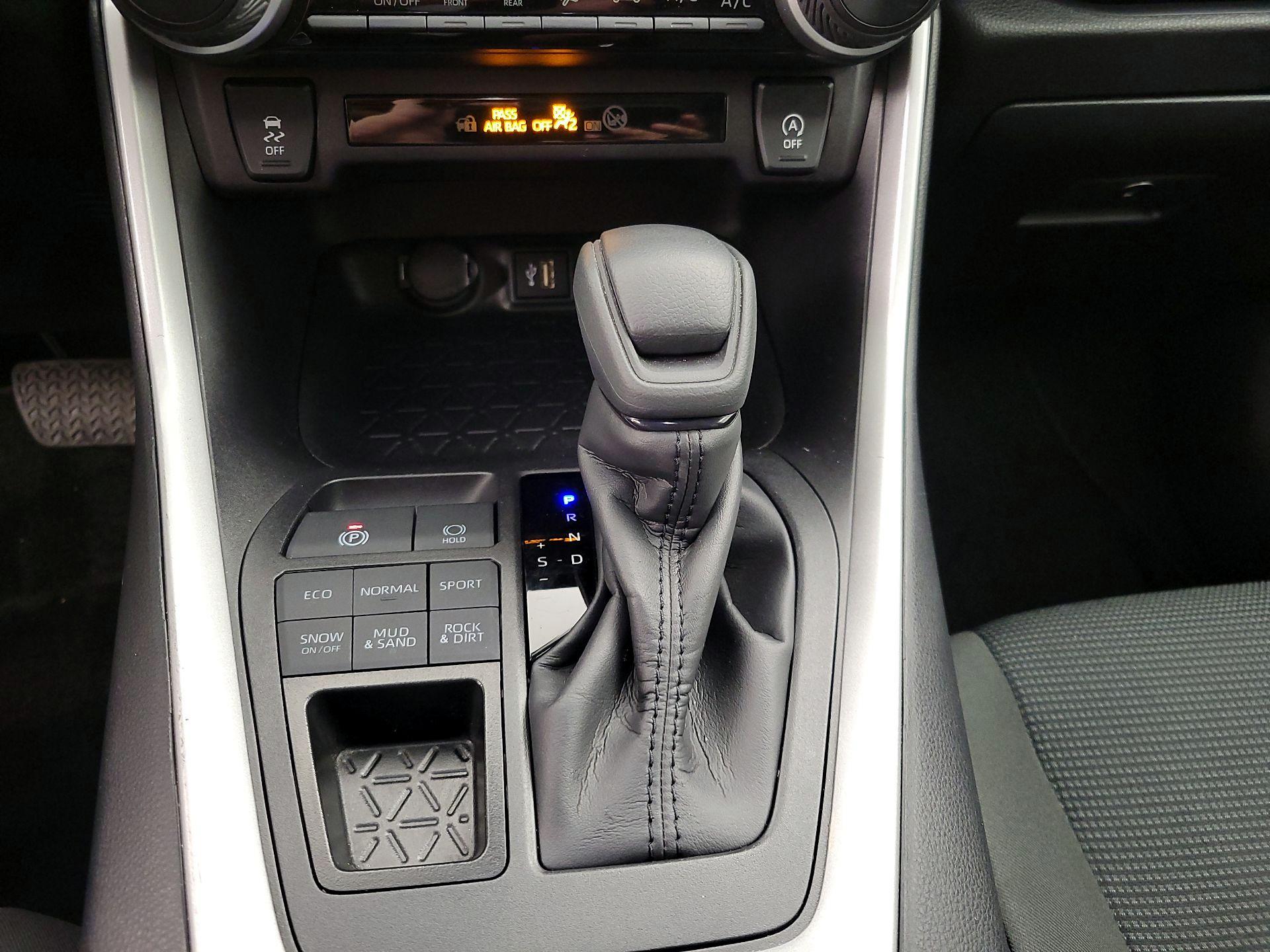 Thumbnail: 2025 Toyota RAV4 - 17