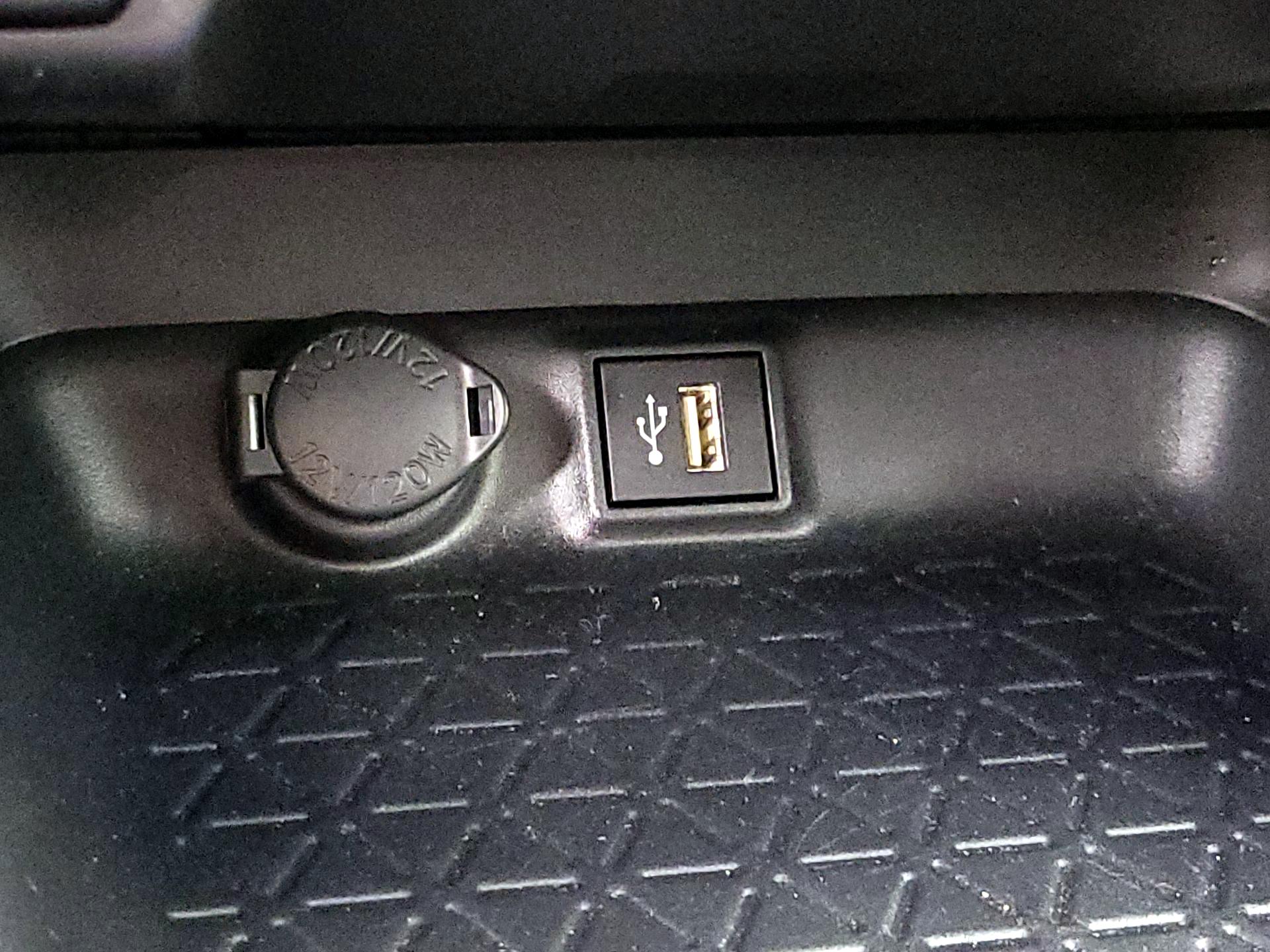 Thumbnail: 2025 Toyota RAV4 - 18