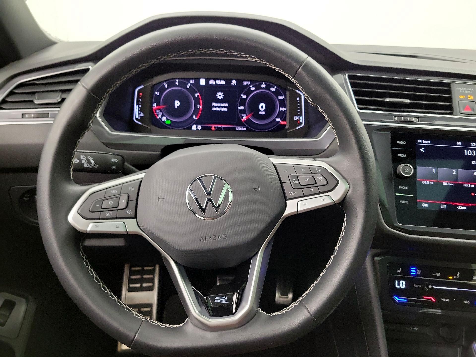 Thumbnail: 2023 Volkswagen Tiguan - 10