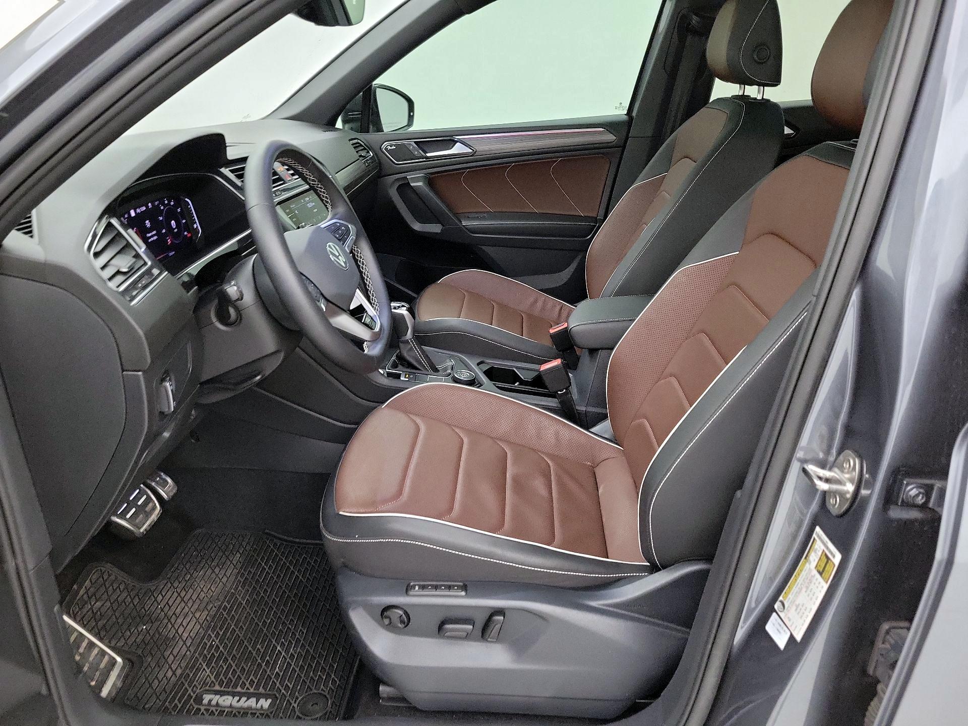 Thumbnail: 2023 Volkswagen Tiguan - 11