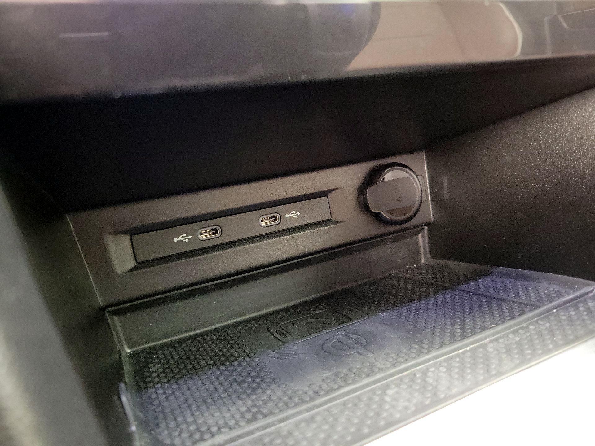 Thumbnail: 2023 Volkswagen Tiguan - 18