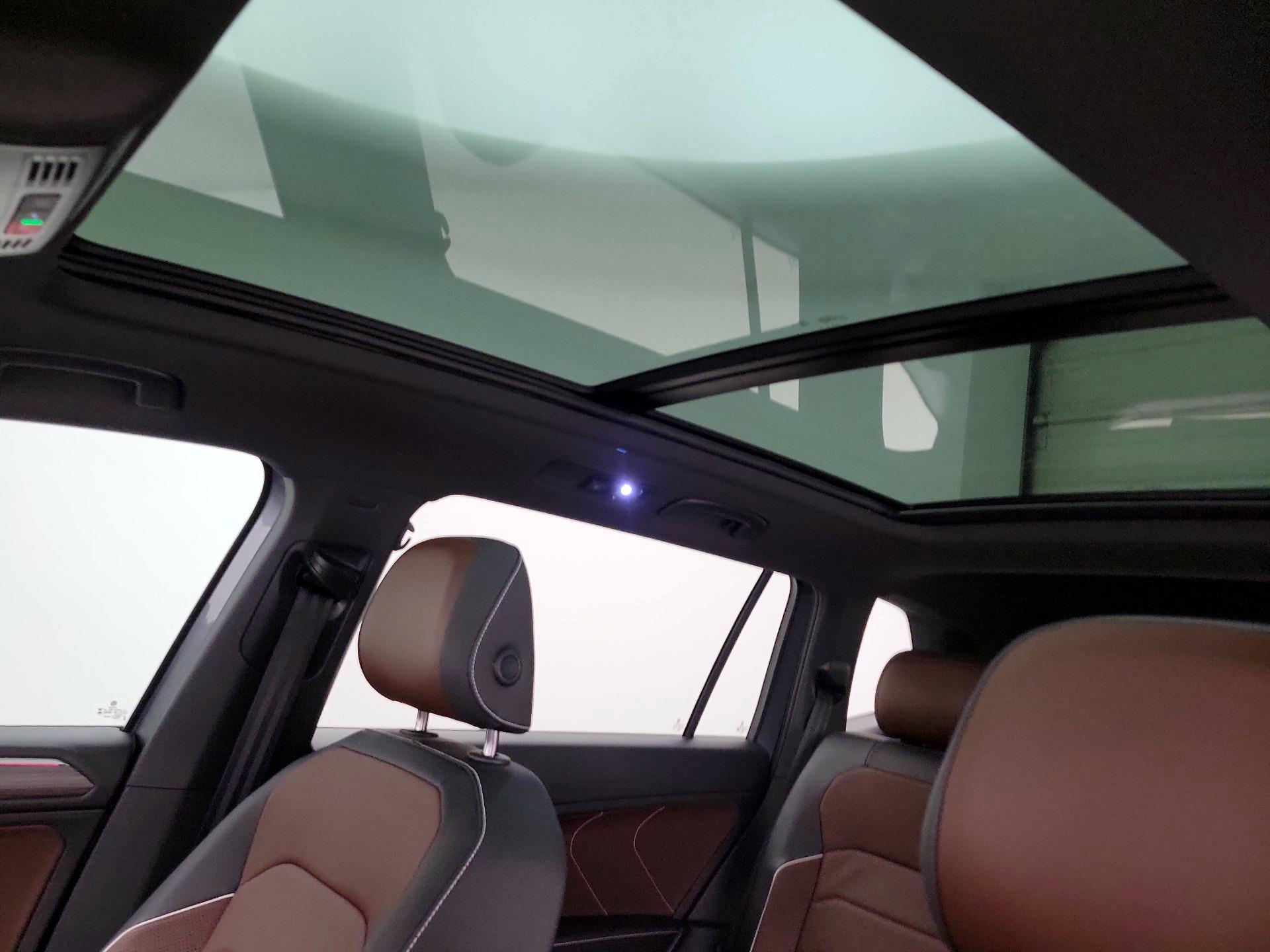 Thumbnail: 2023 Volkswagen Tiguan - 19