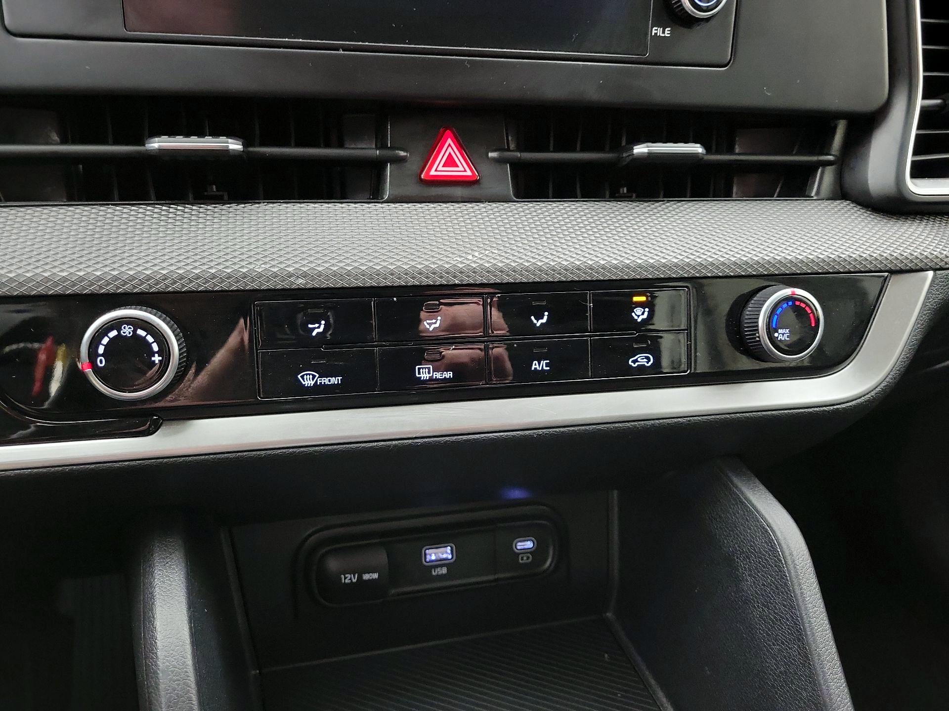 Thumbnail: 2024 Kia Sportage - 16