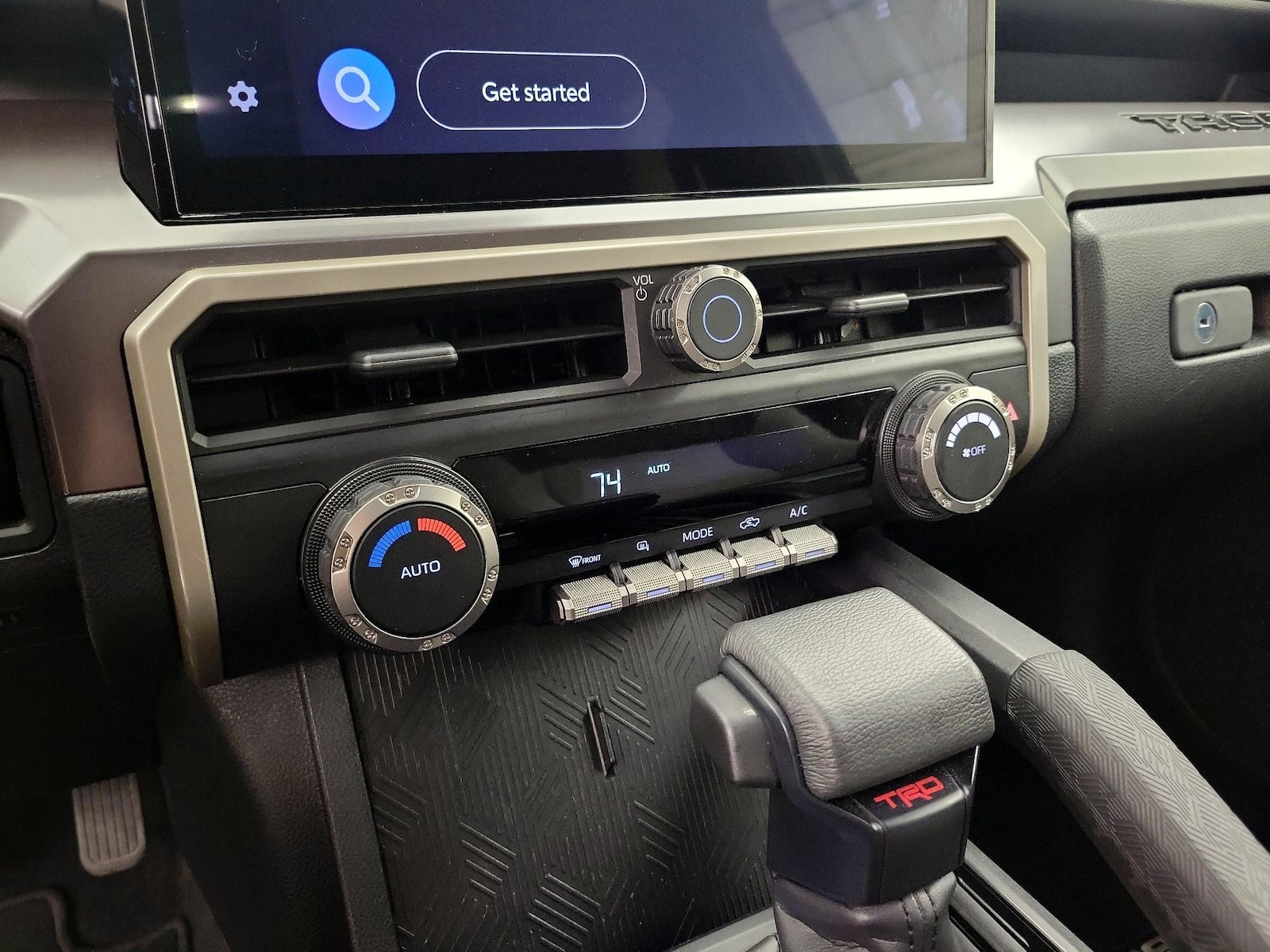 2025 Toyota Tacoma TRD Off Road - Photo 18