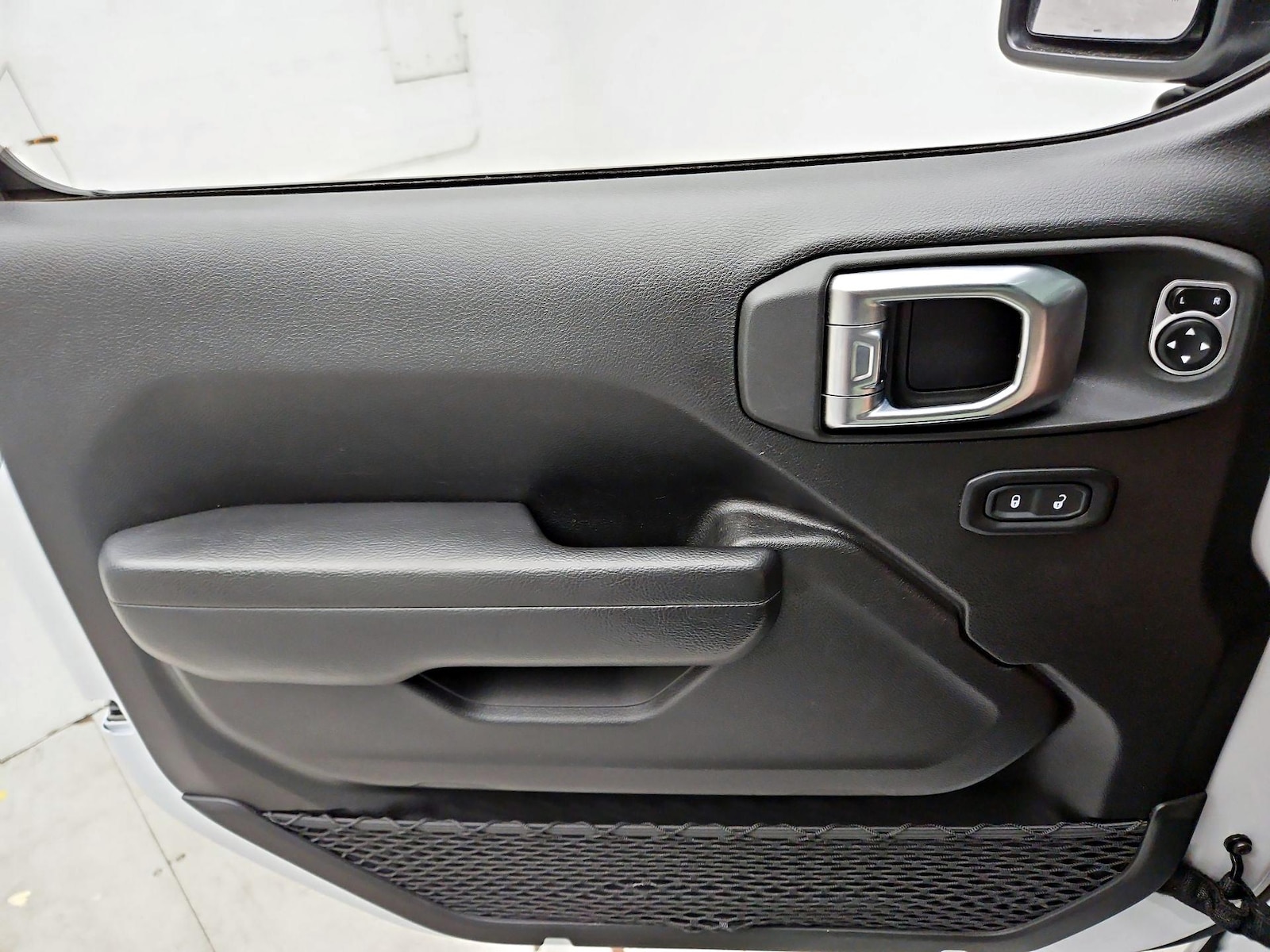 2024 Jeep Wrangler 4xe Willys 4XE - Photo 13