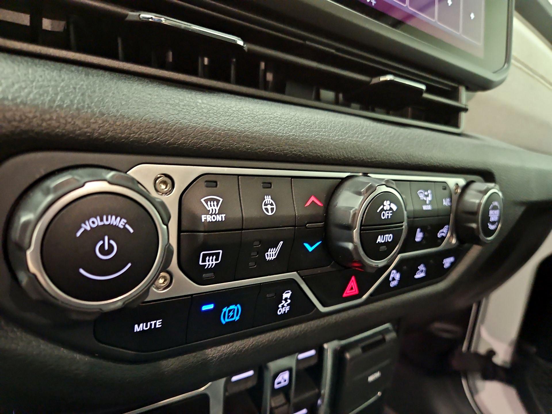 Thumbnail: 2024 Jeep Wrangler - 16