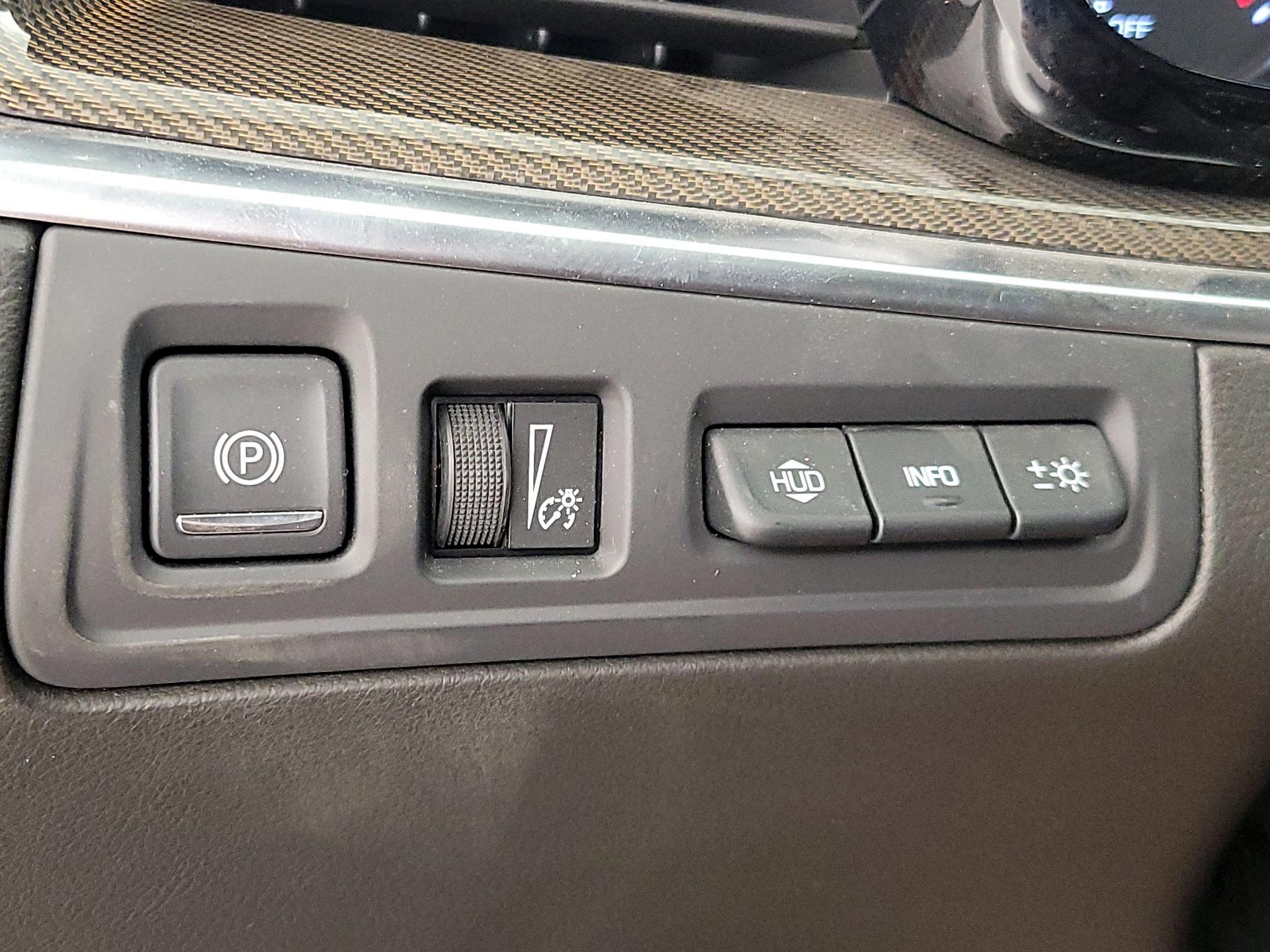 Thumbnail: 2023 Cadillac XT5 - 13