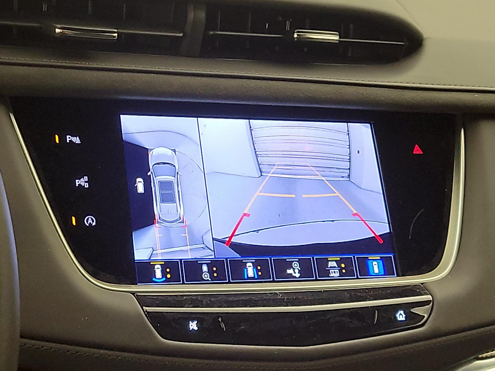 Thumbnail: 2023 Cadillac XT5 - 15