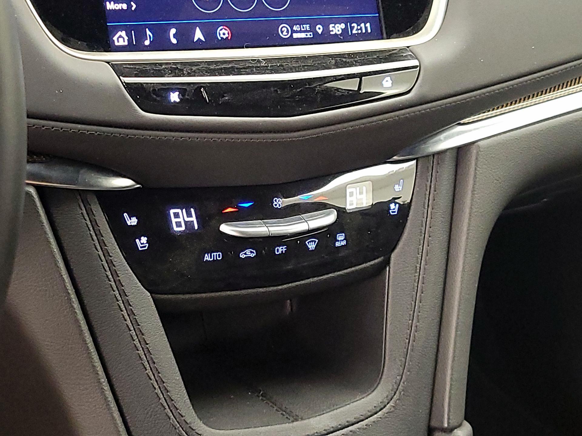 Thumbnail: 2023 Cadillac XT5 - 17