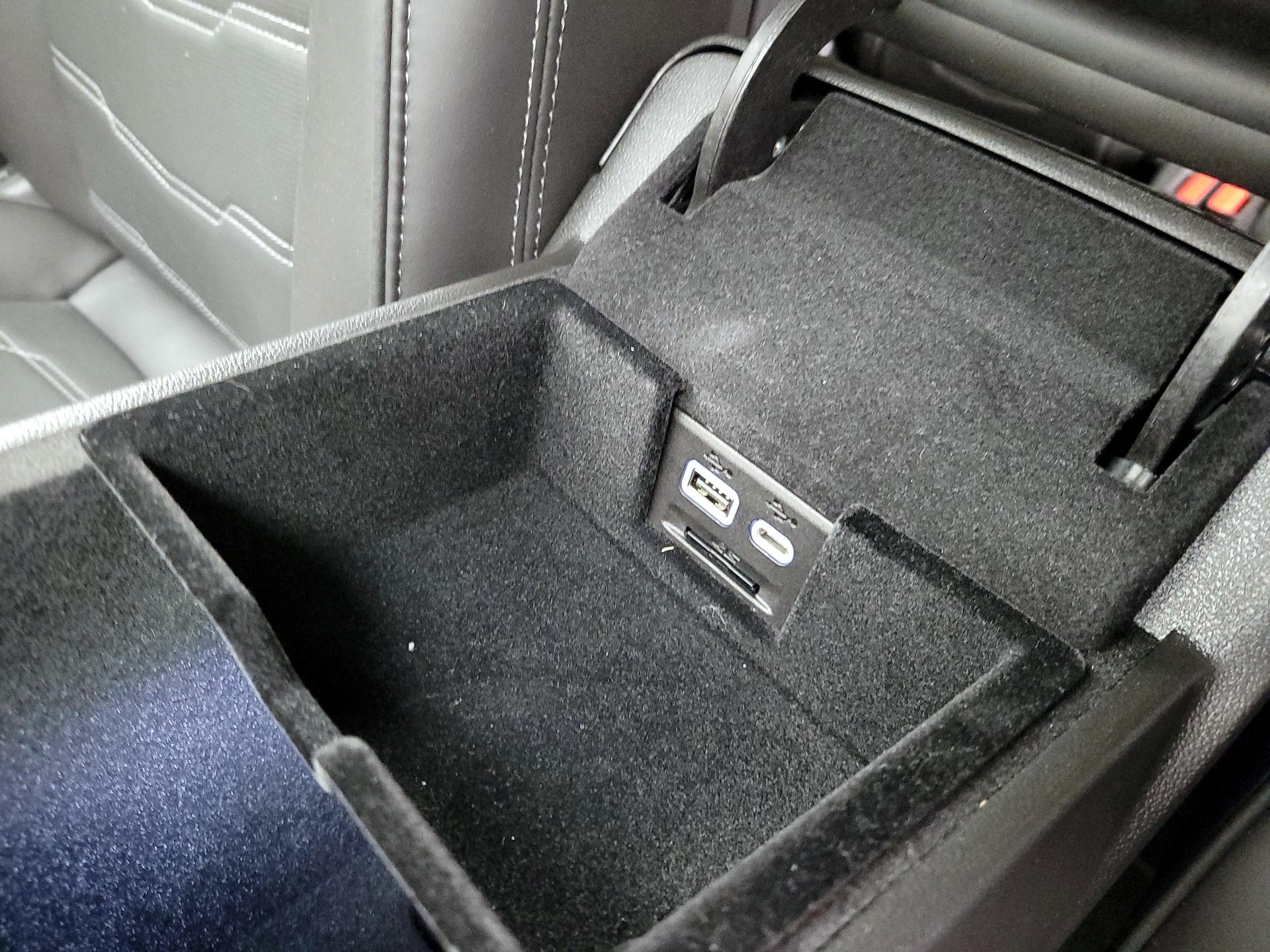 Thumbnail: 2023 Cadillac XT5 - 19