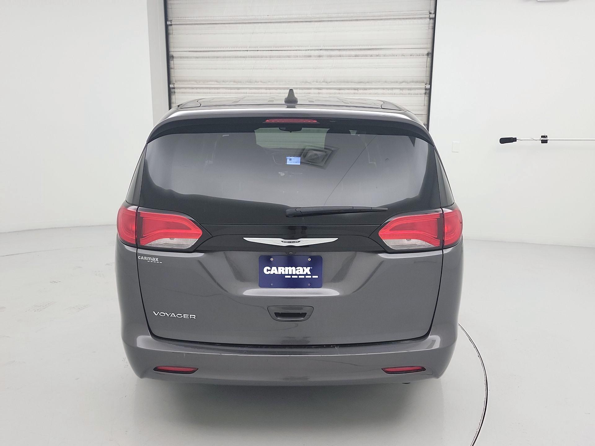 Thumbnail: 2023 Chrysler Voyager - 6