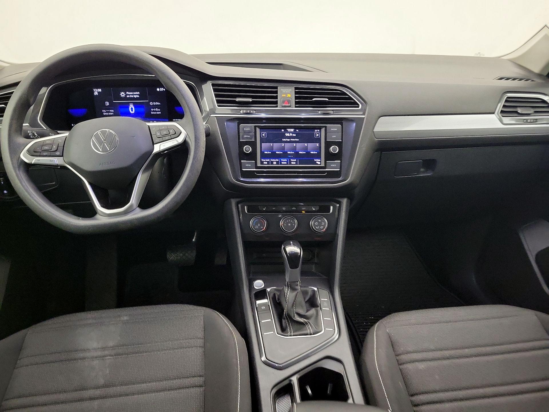 Thumbnail: 2023 Volkswagen Tiguan - 9