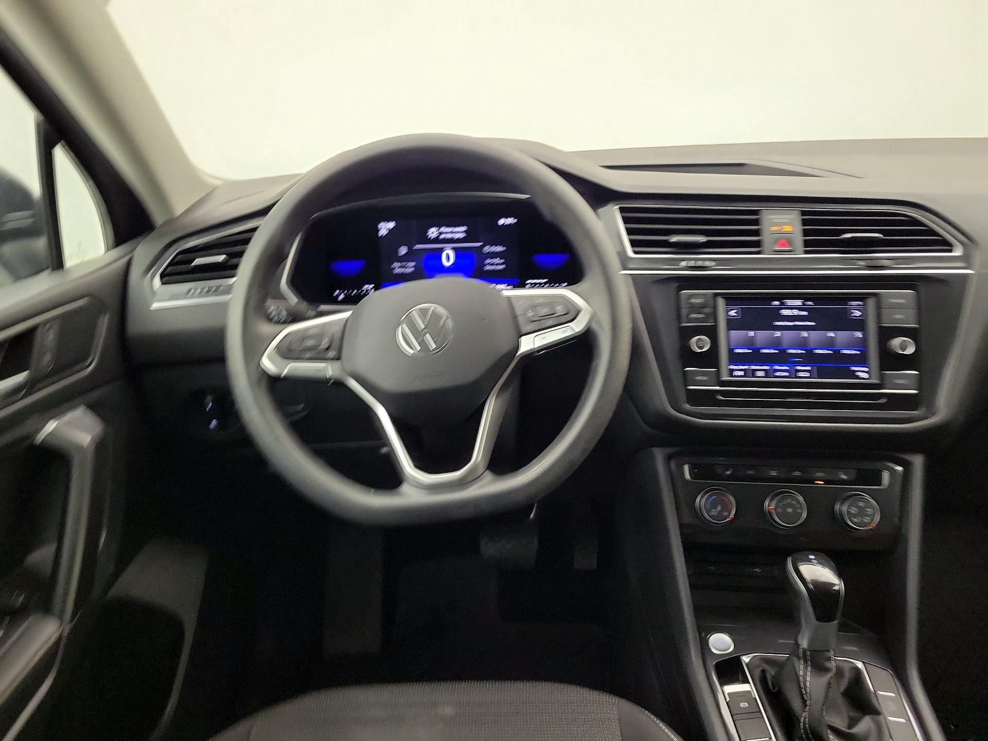 Thumbnail: 2023 Volkswagen Tiguan - 10