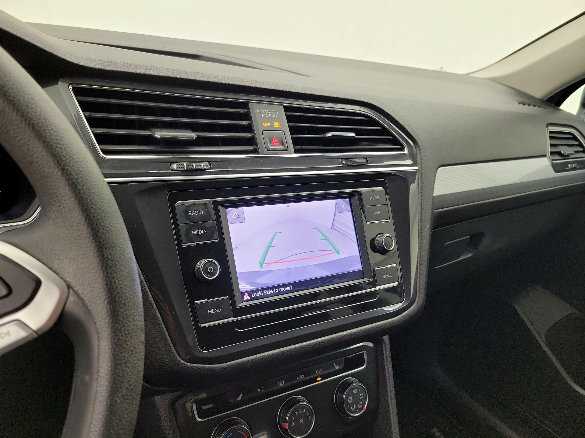 Thumbnail: 2023 Volkswagen Tiguan - 14