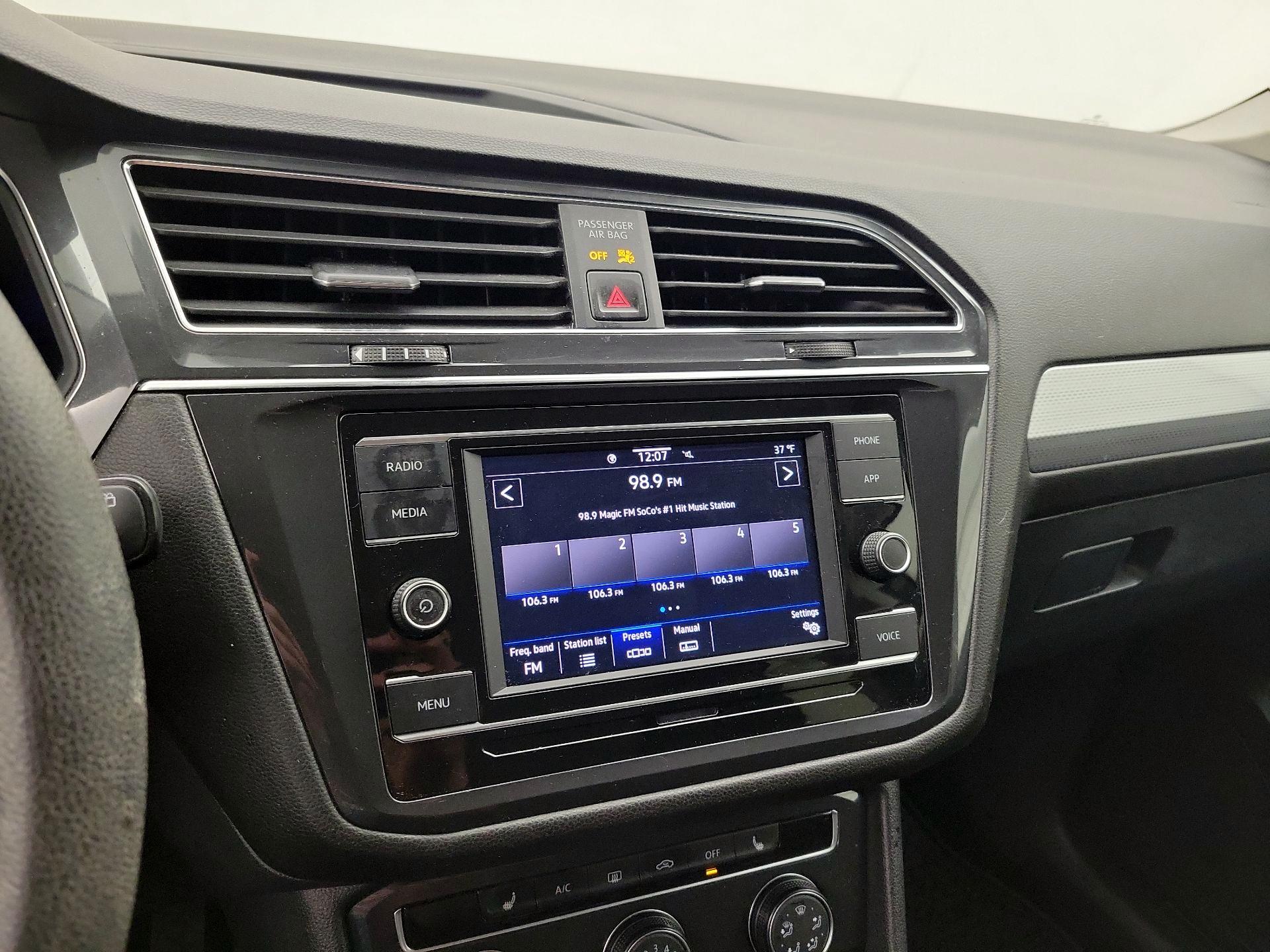 Thumbnail: 2023 Volkswagen Tiguan - 15