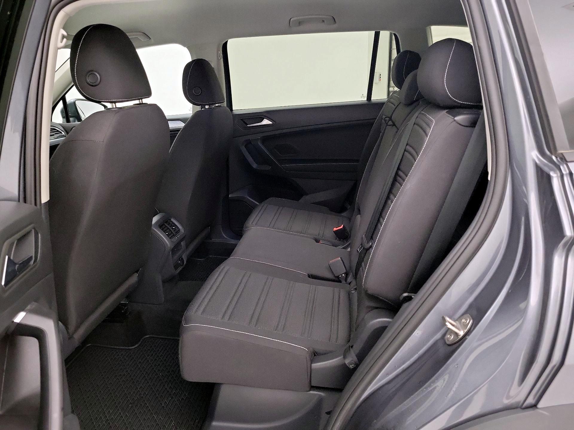 Thumbnail: 2023 Volkswagen Tiguan - 19