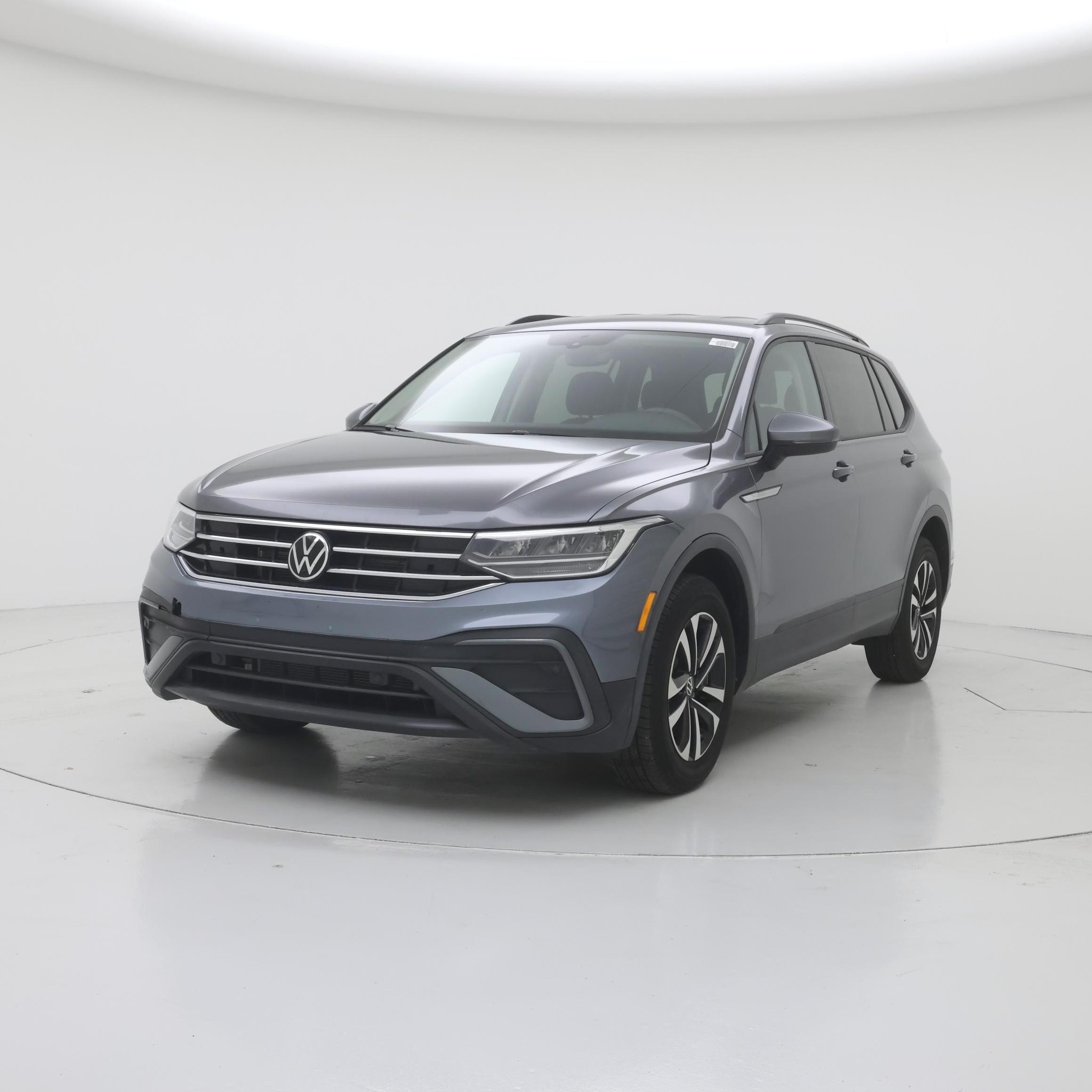 Thumbnail: 2023 Volkswagen Tiguan - 4