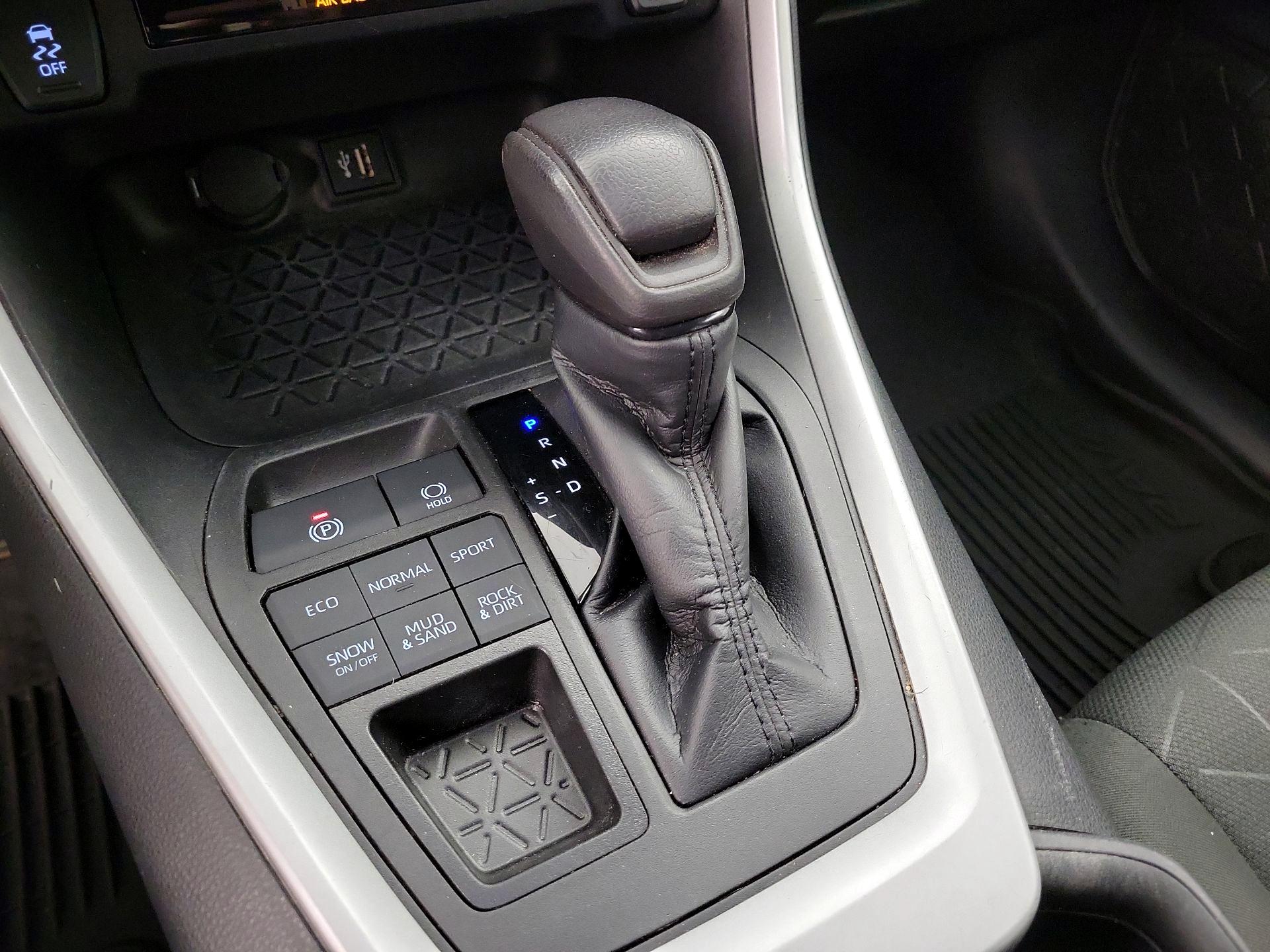 Thumbnail: 2023 Toyota RAV4 - 17