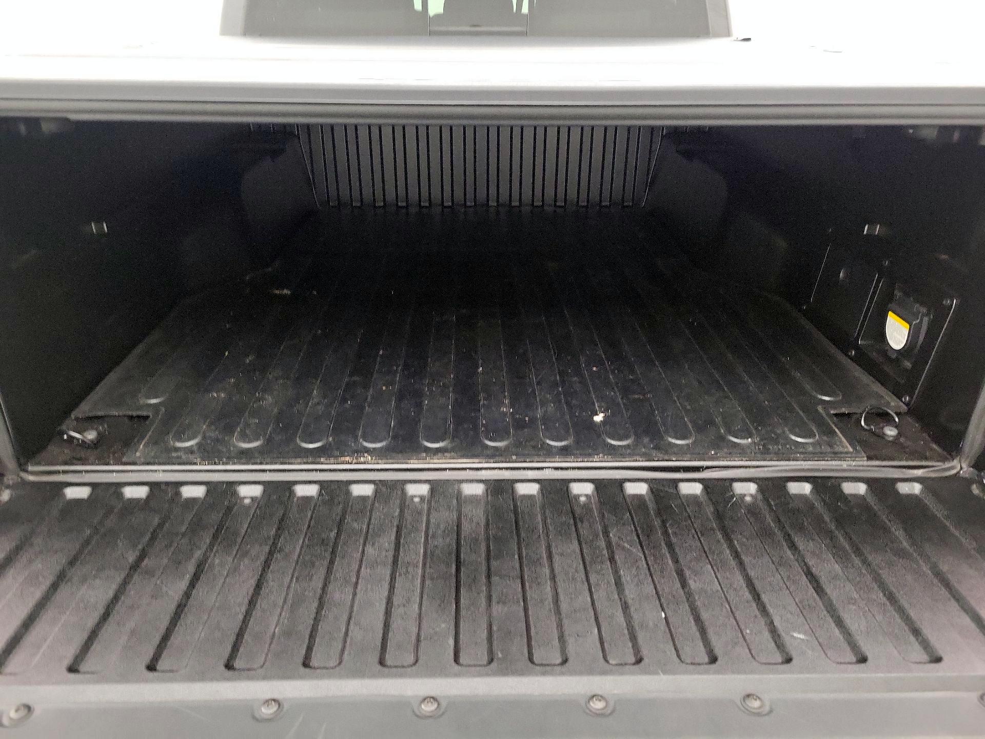 Thumbnail: 2021 Toyota Tacoma - 20