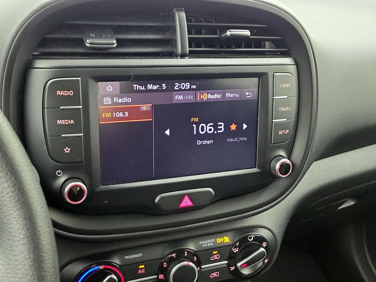 2022 Kia Soul LX - Photo 16