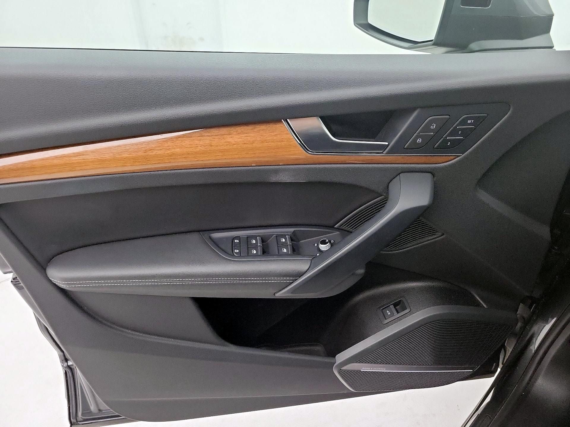 Thumbnail: 2023 Audi Q5 - 10