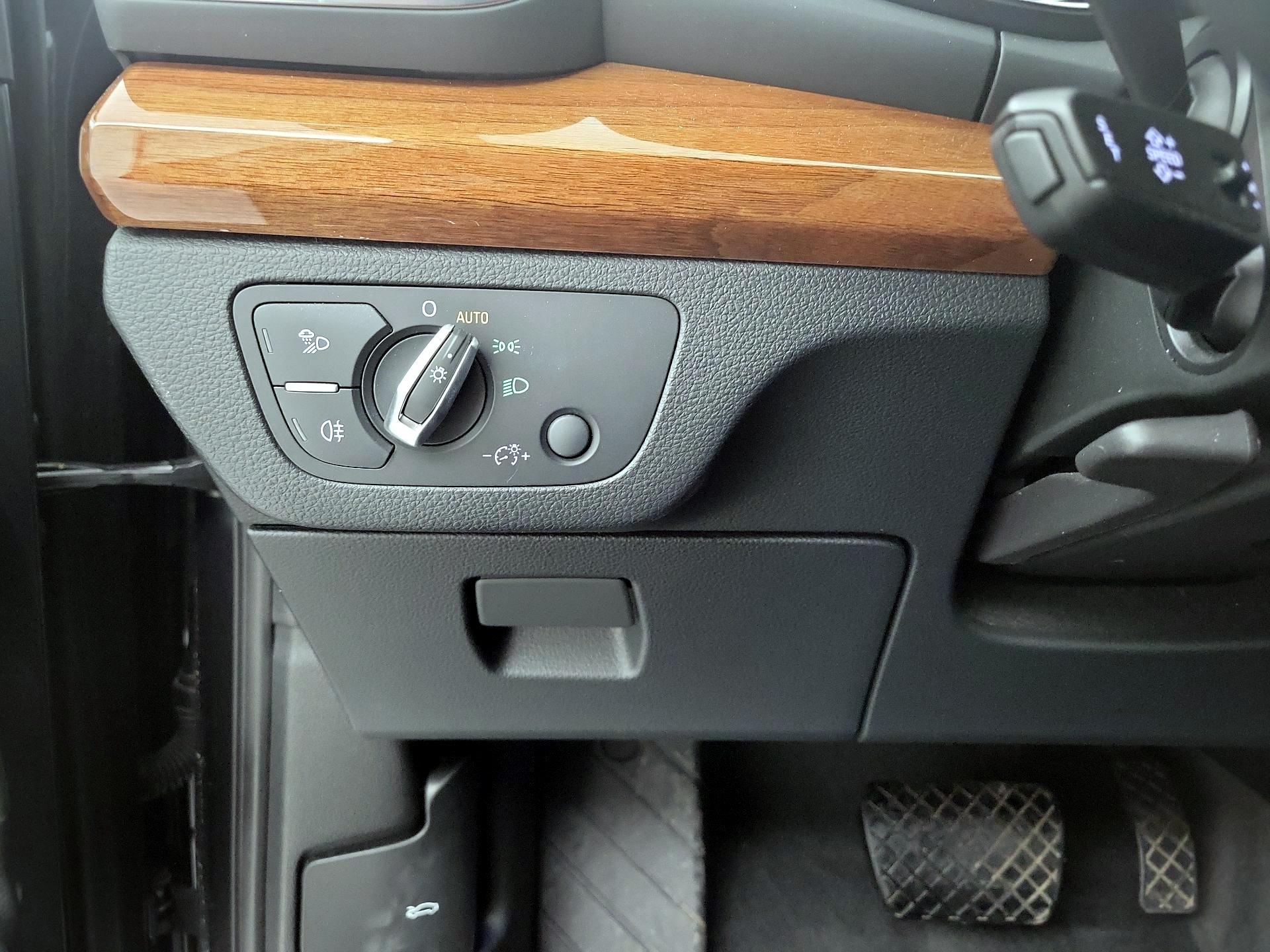 Thumbnail: 2023 Audi Q5 - 11