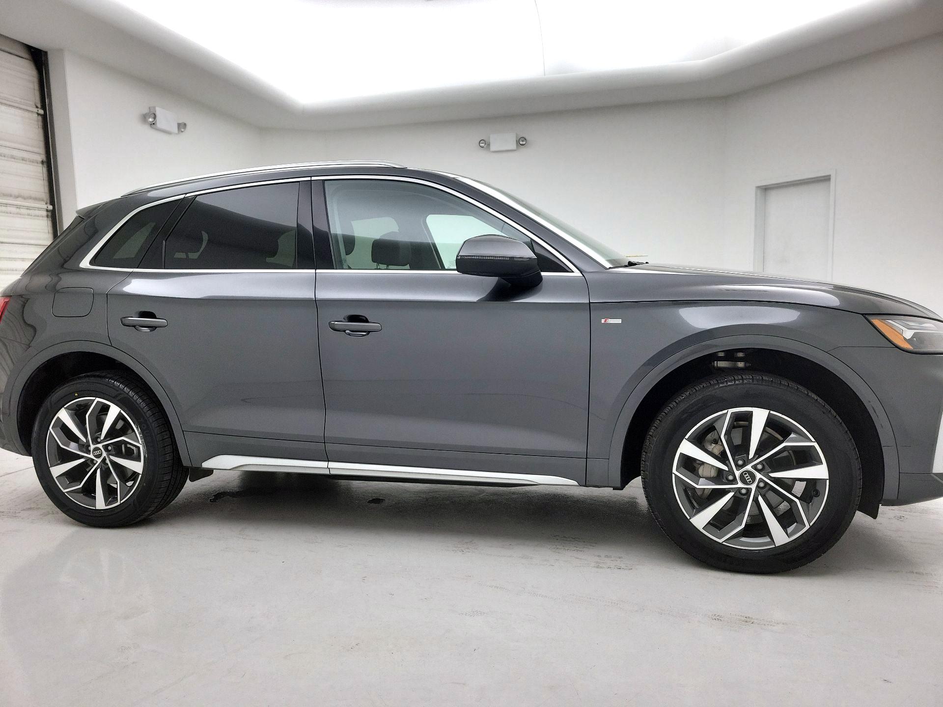 Thumbnail: 2023 Audi Q5 - 4