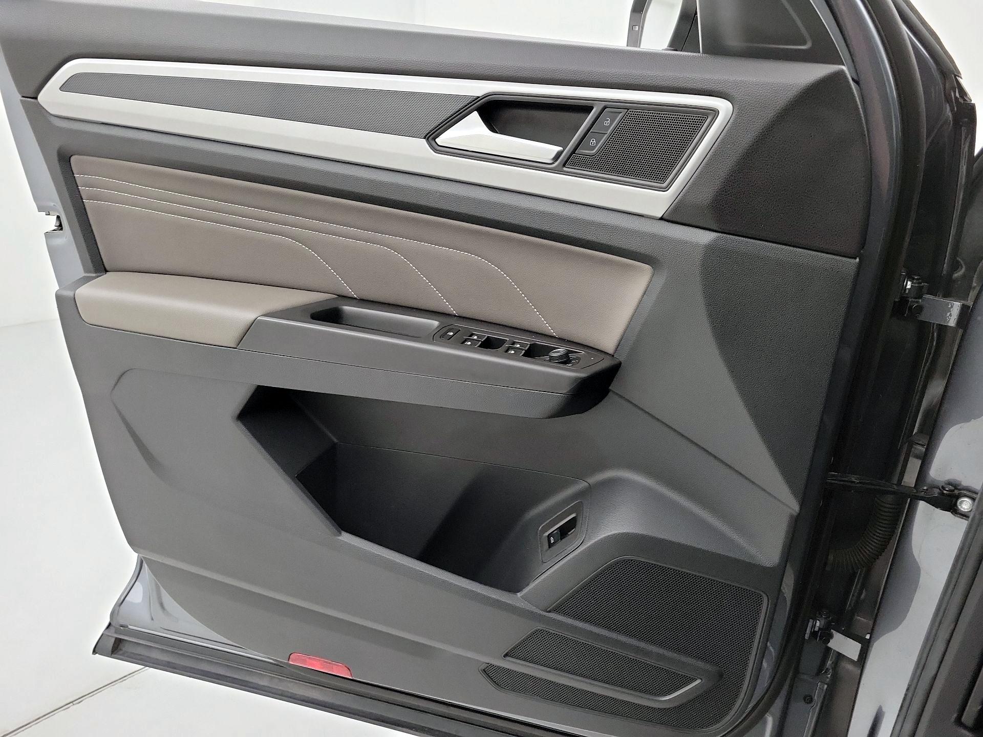 Thumbnail: 2023 Volkswagen Atlas - 12