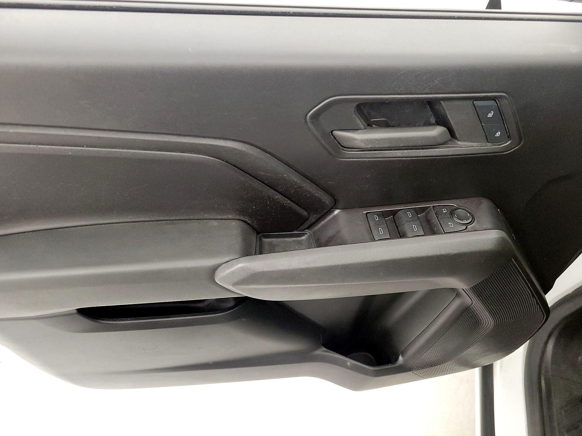 Thumbnail: 2023 Chevrolet Colorado - 12