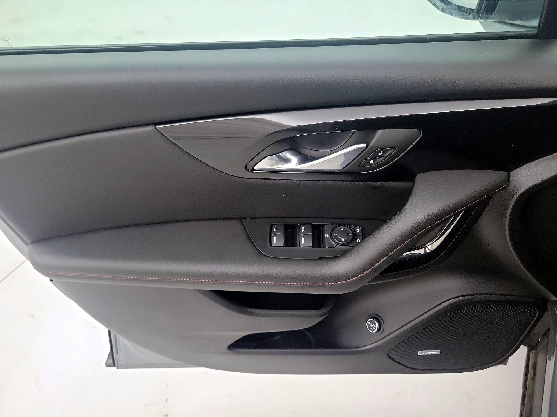 Thumbnail: 2025 Chevrolet Blazer - 12