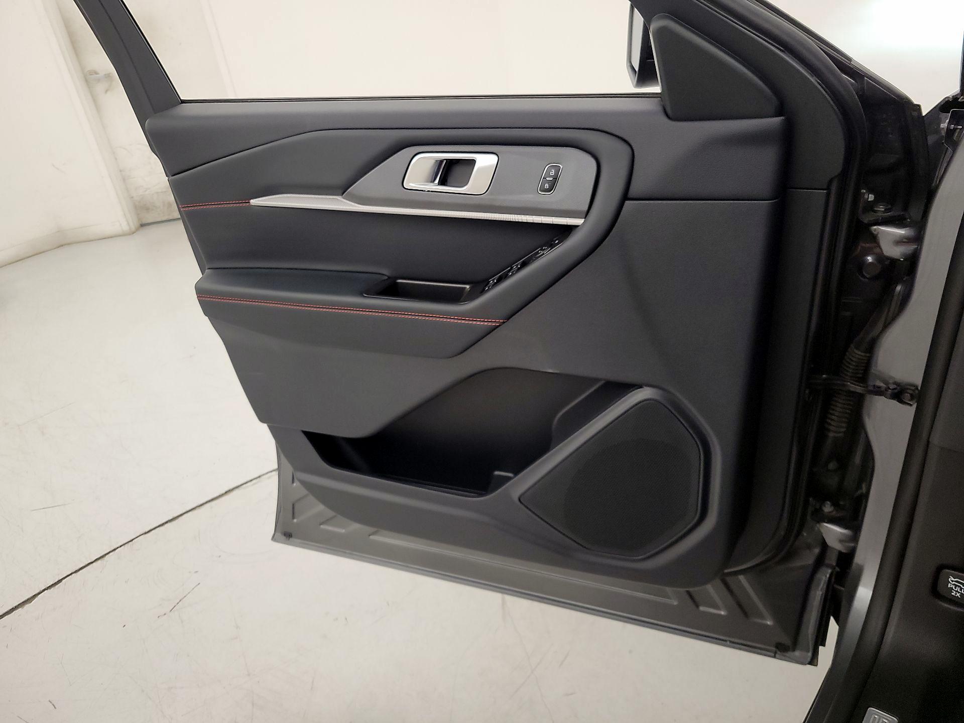 Thumbnail: 2025 Ford Explorer - 12