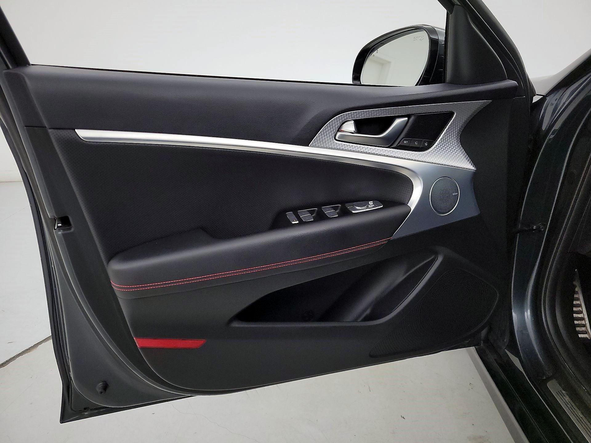 Thumbnail: 2023 Genesis G70 - 12