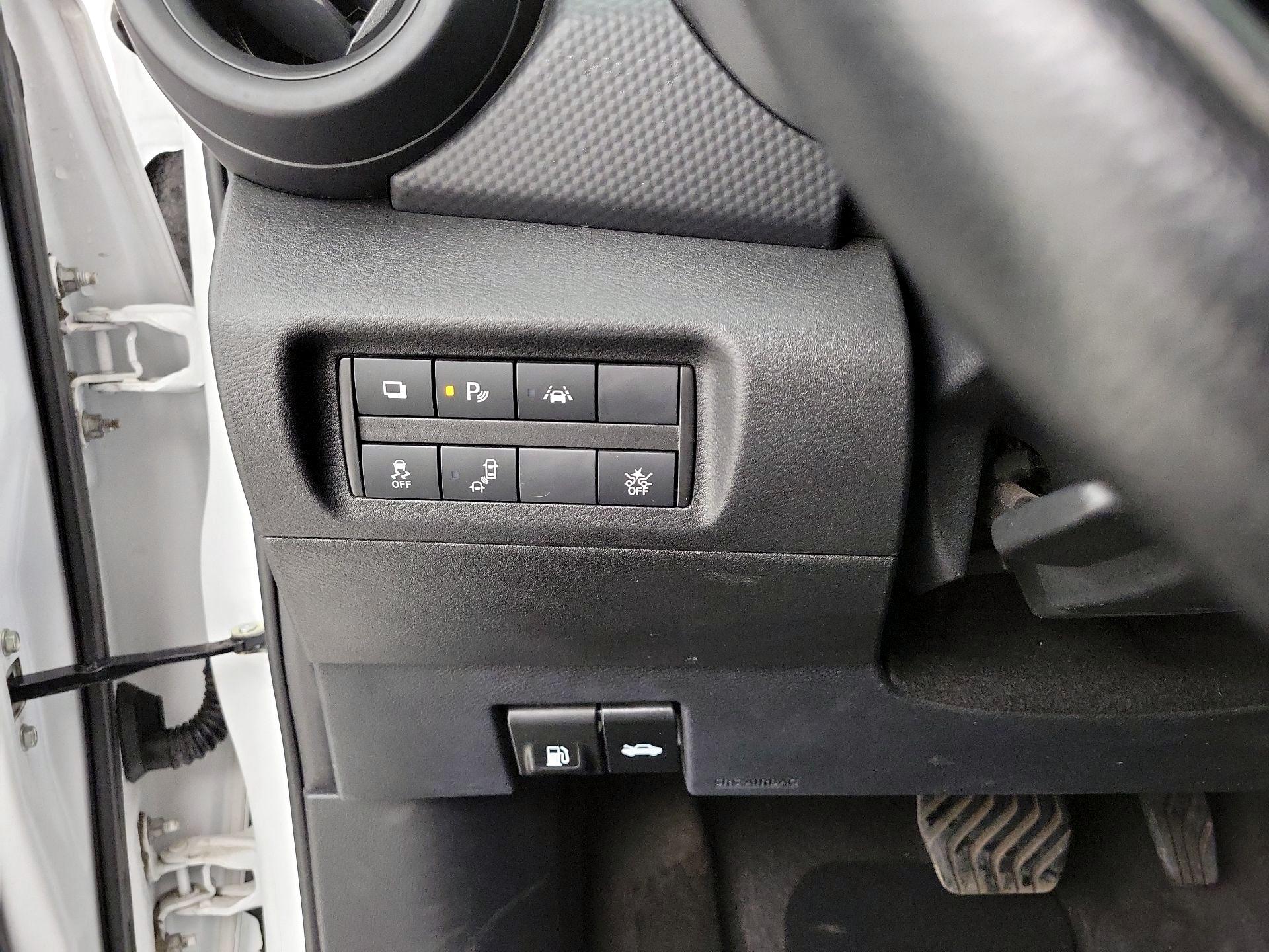 Thumbnail: 2022 Nissan Kicks - 13