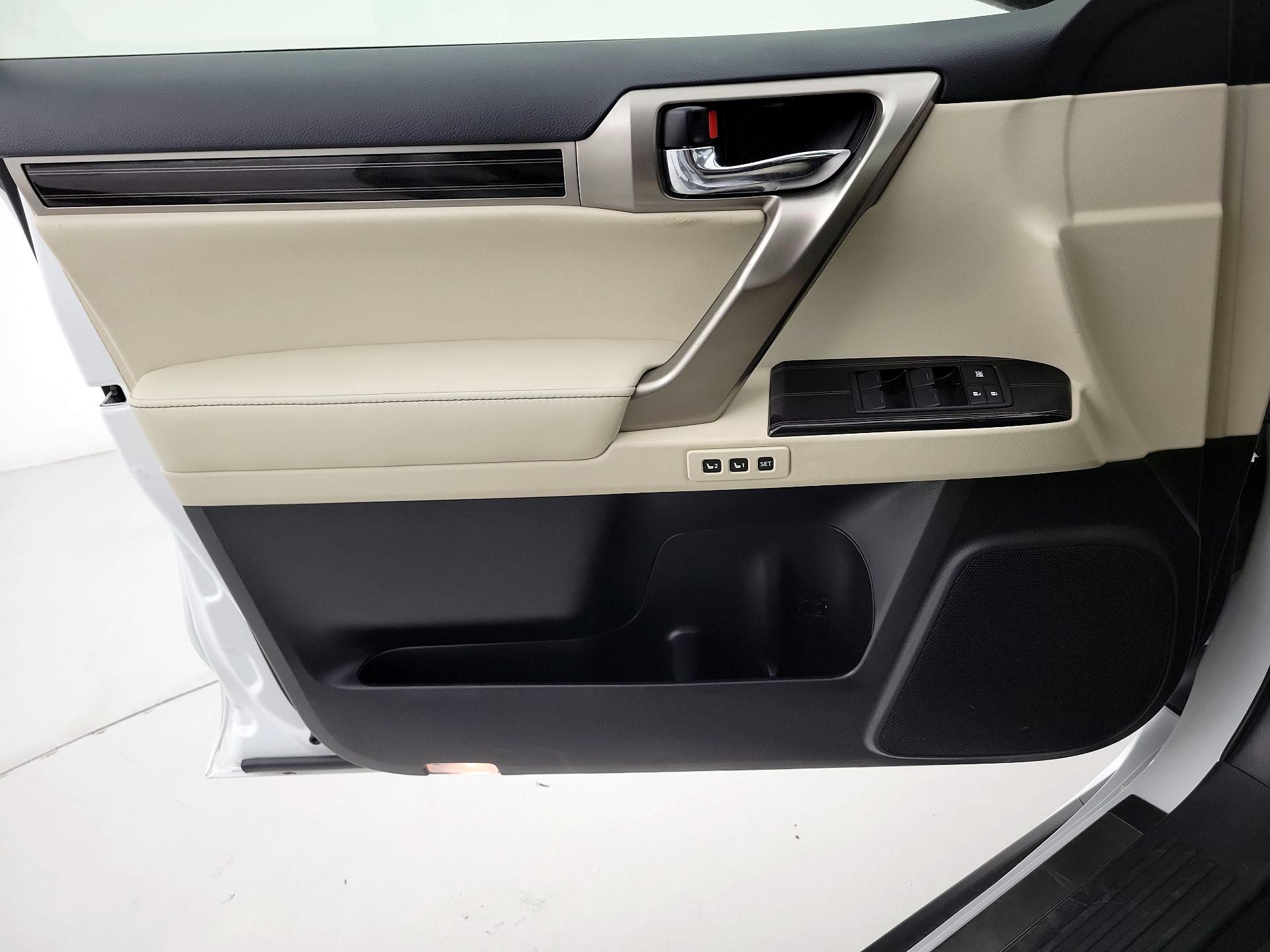 Thumbnail: 2020 Lexus GX - 12