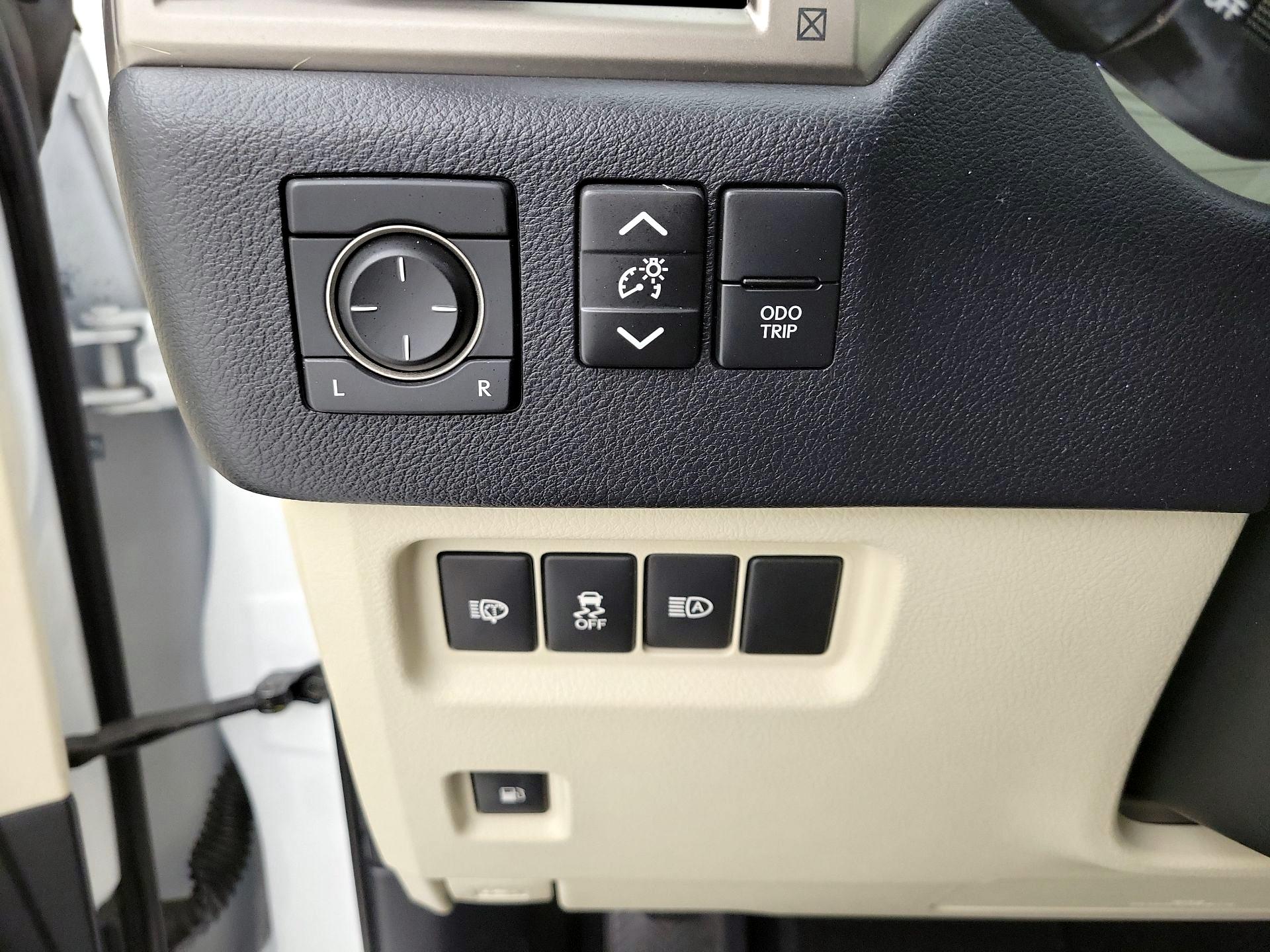 Thumbnail: 2020 Lexus GX - 13