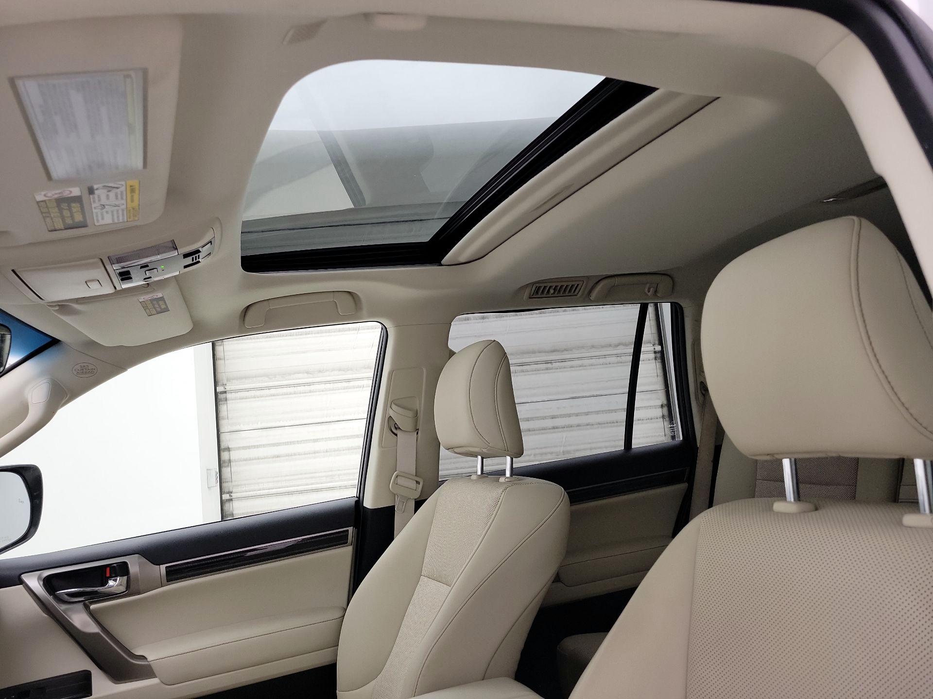 Thumbnail: 2020 Lexus GX - 20