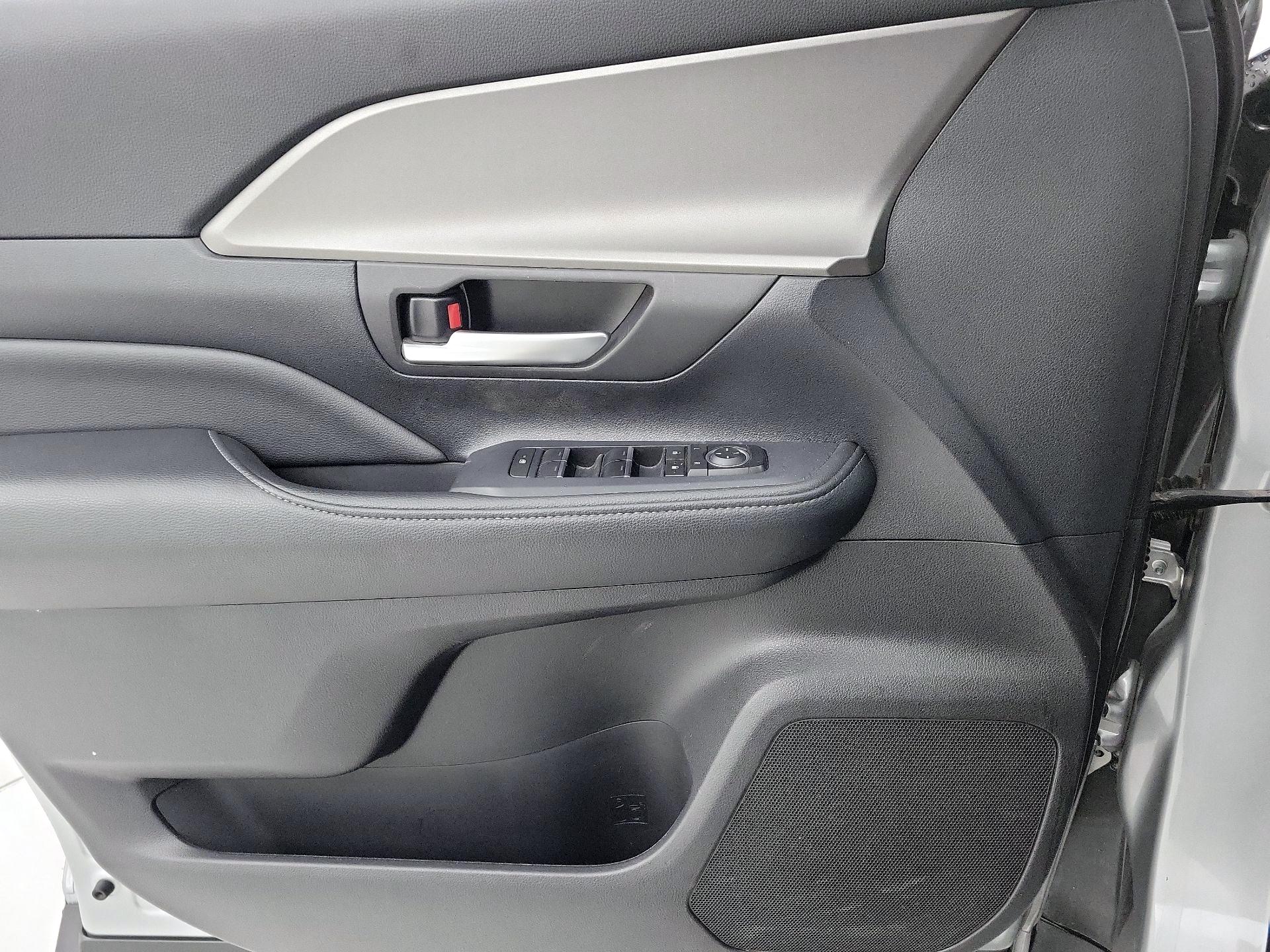 Thumbnail: 2025 Toyota Grand Highlander - 12